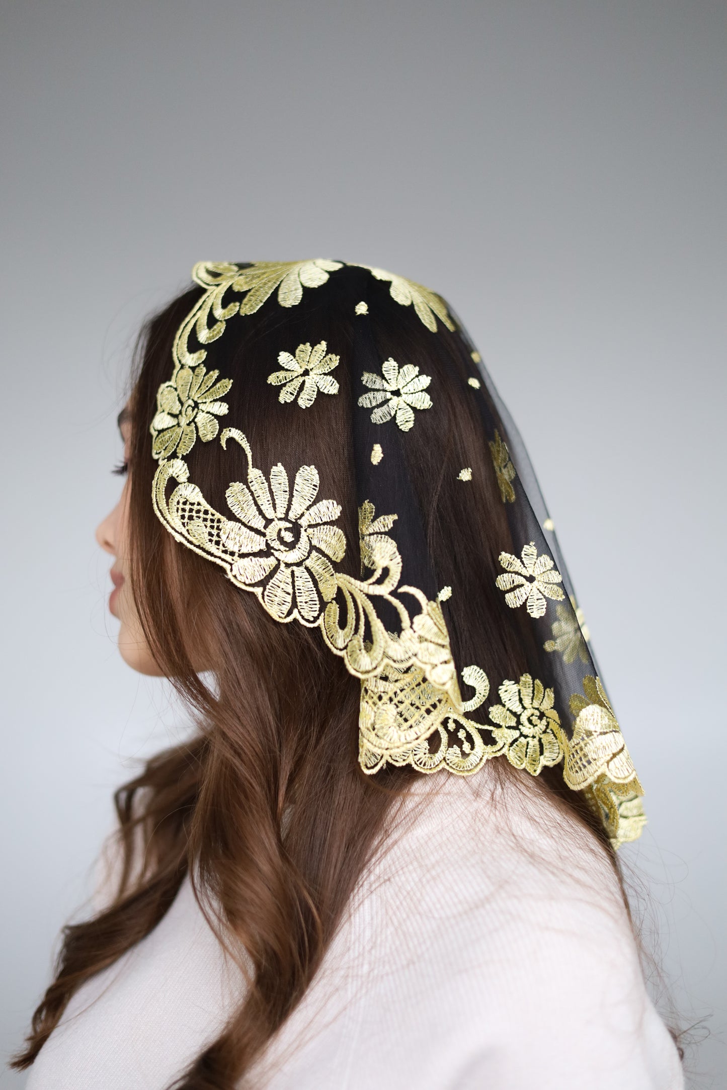 SHORT YELLOW VEIL
