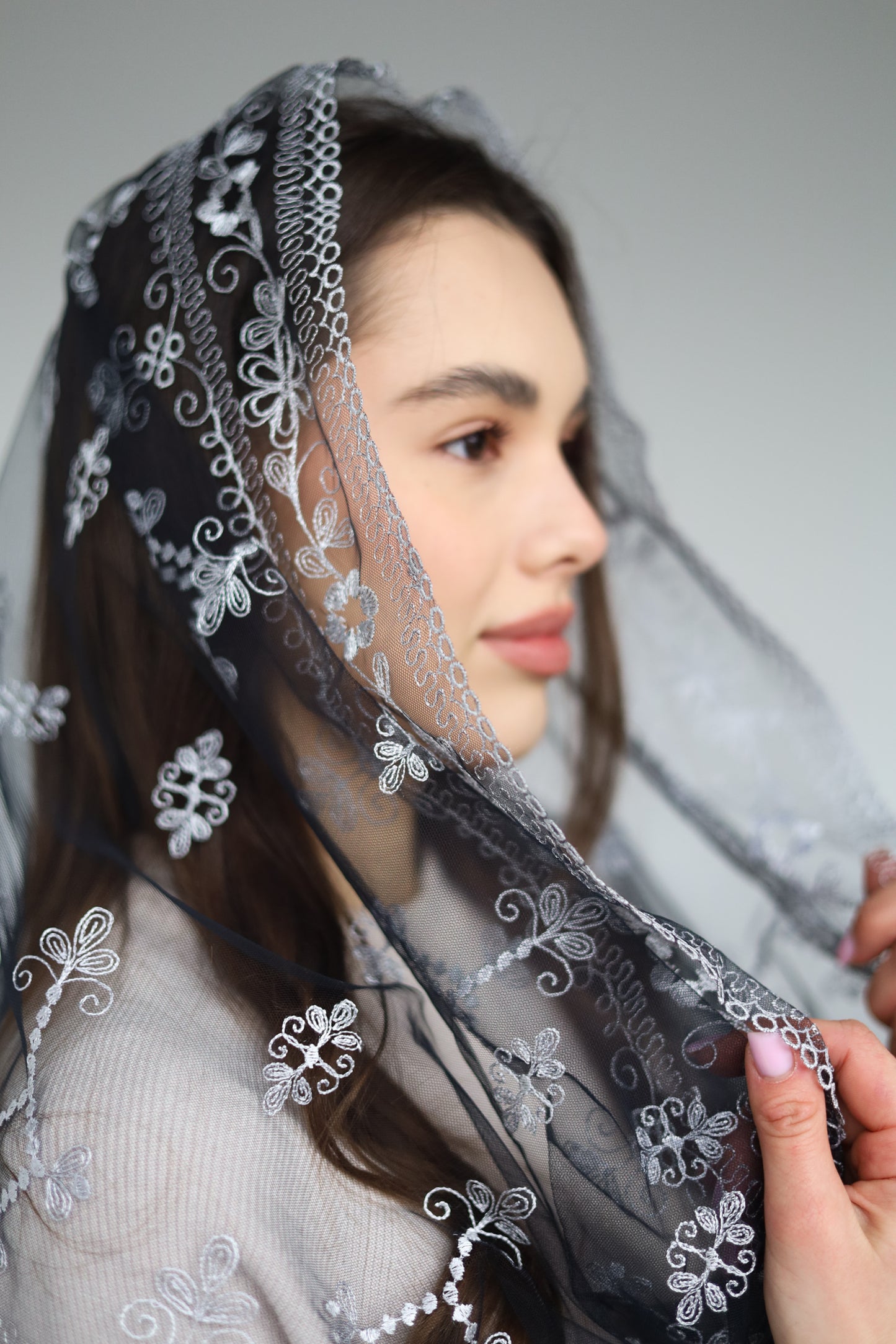 GREY INFINITY MANTILLA - MariaVeils