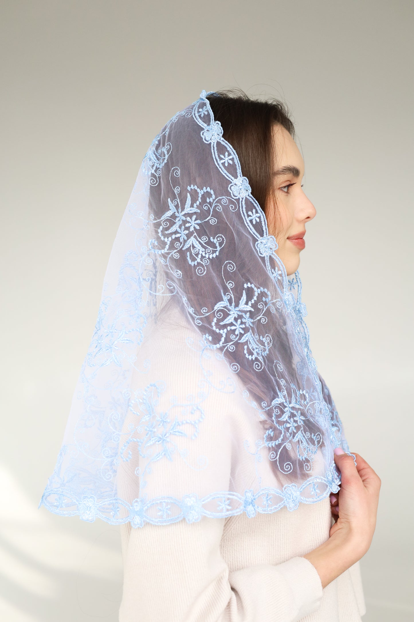 LONG LIGHT BLUE MANTILLA - MariaVeils
