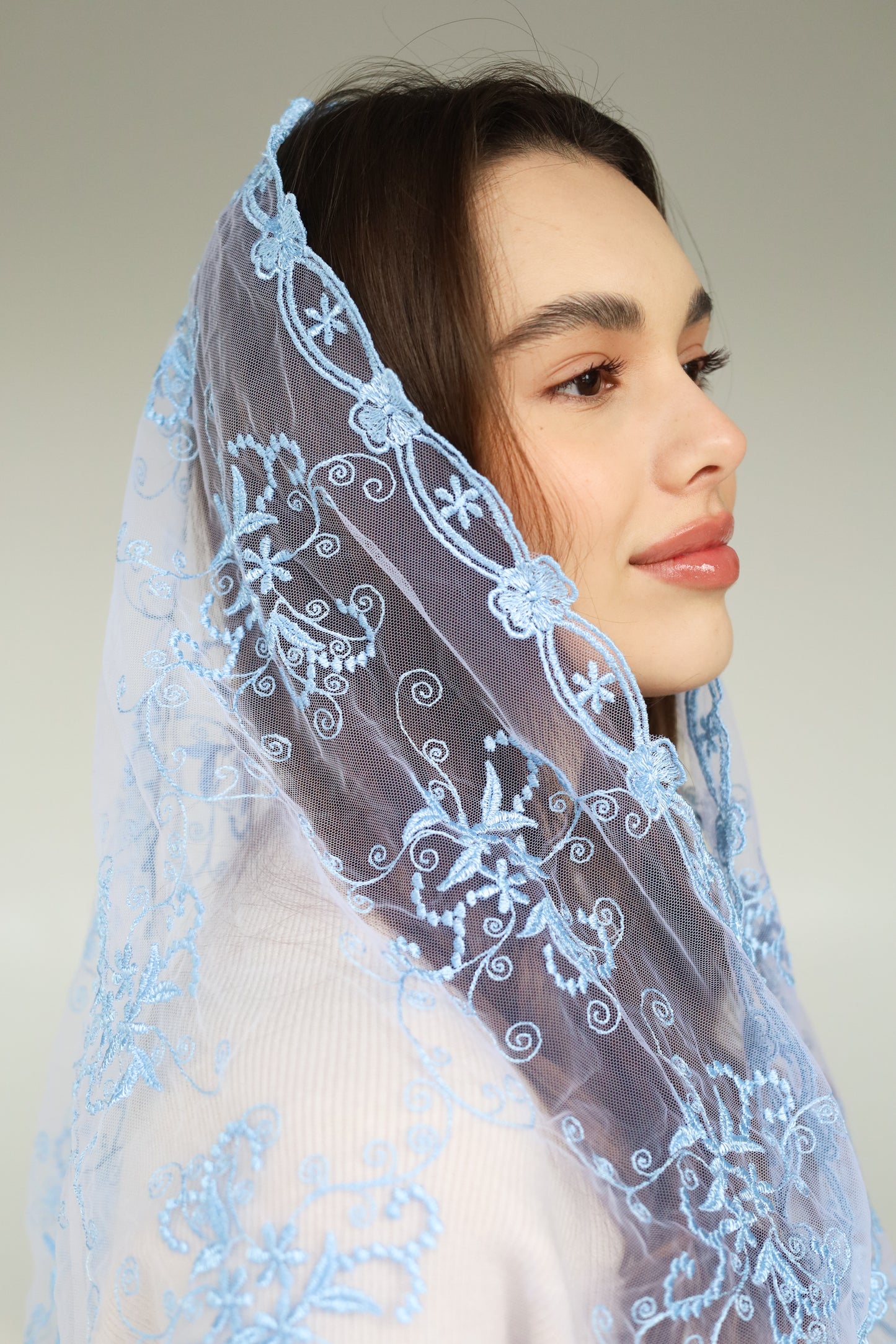 LONG LIGHT BLUE MANTILLA - MariaVeils