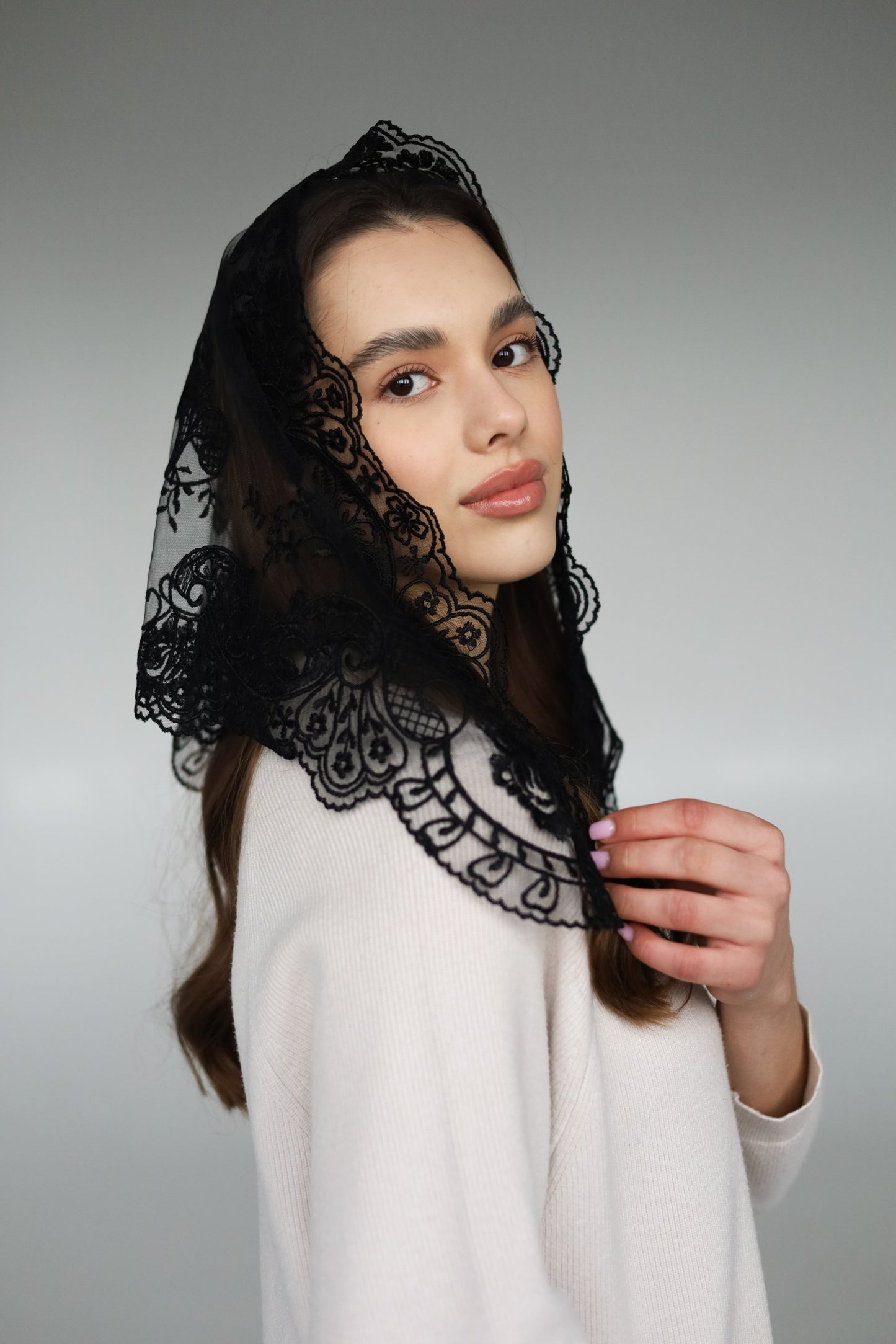 BLACK TRIANGLE VEIL - MariaVeils