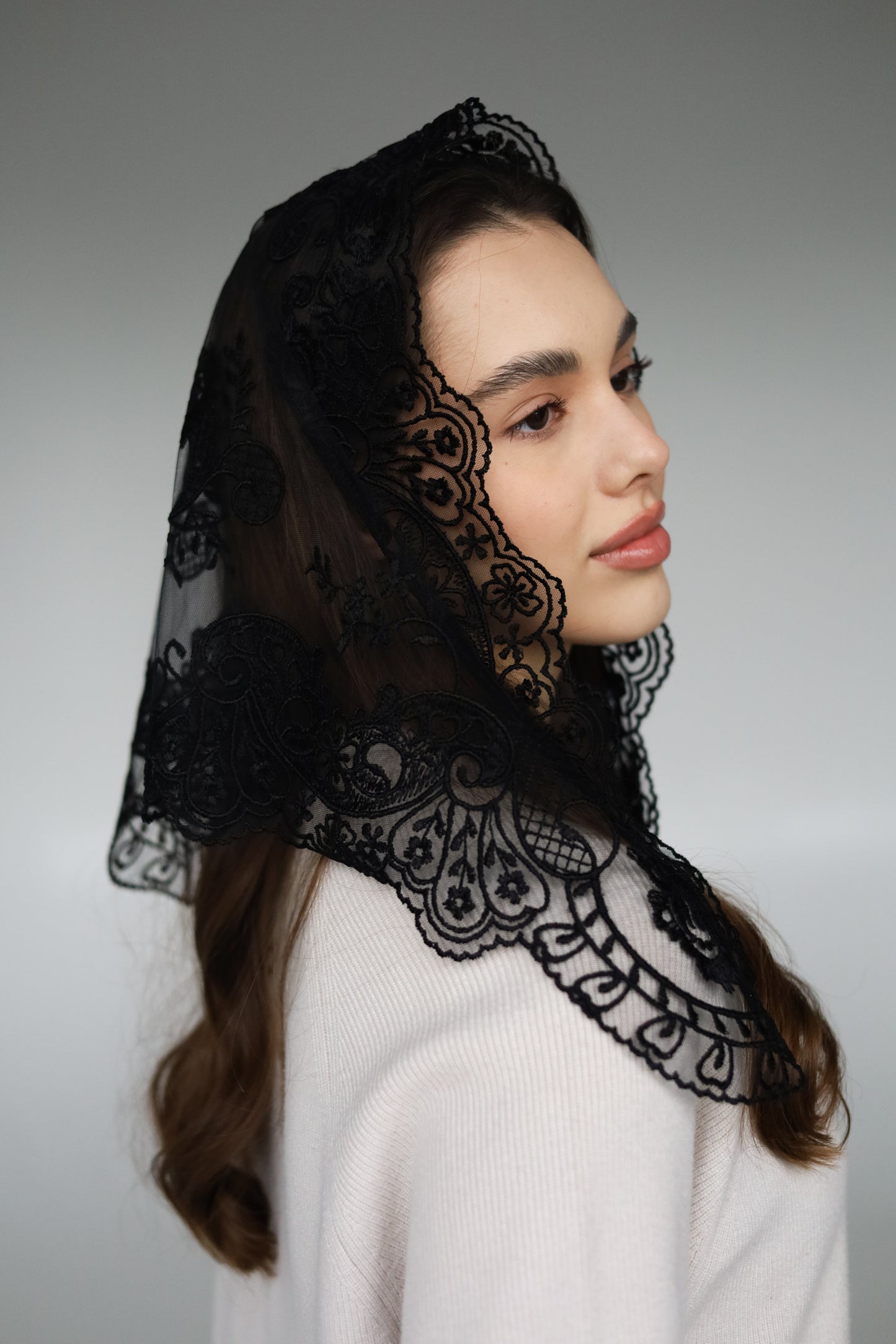 BLACK TRIANGLE VEIL - MariaVeils
