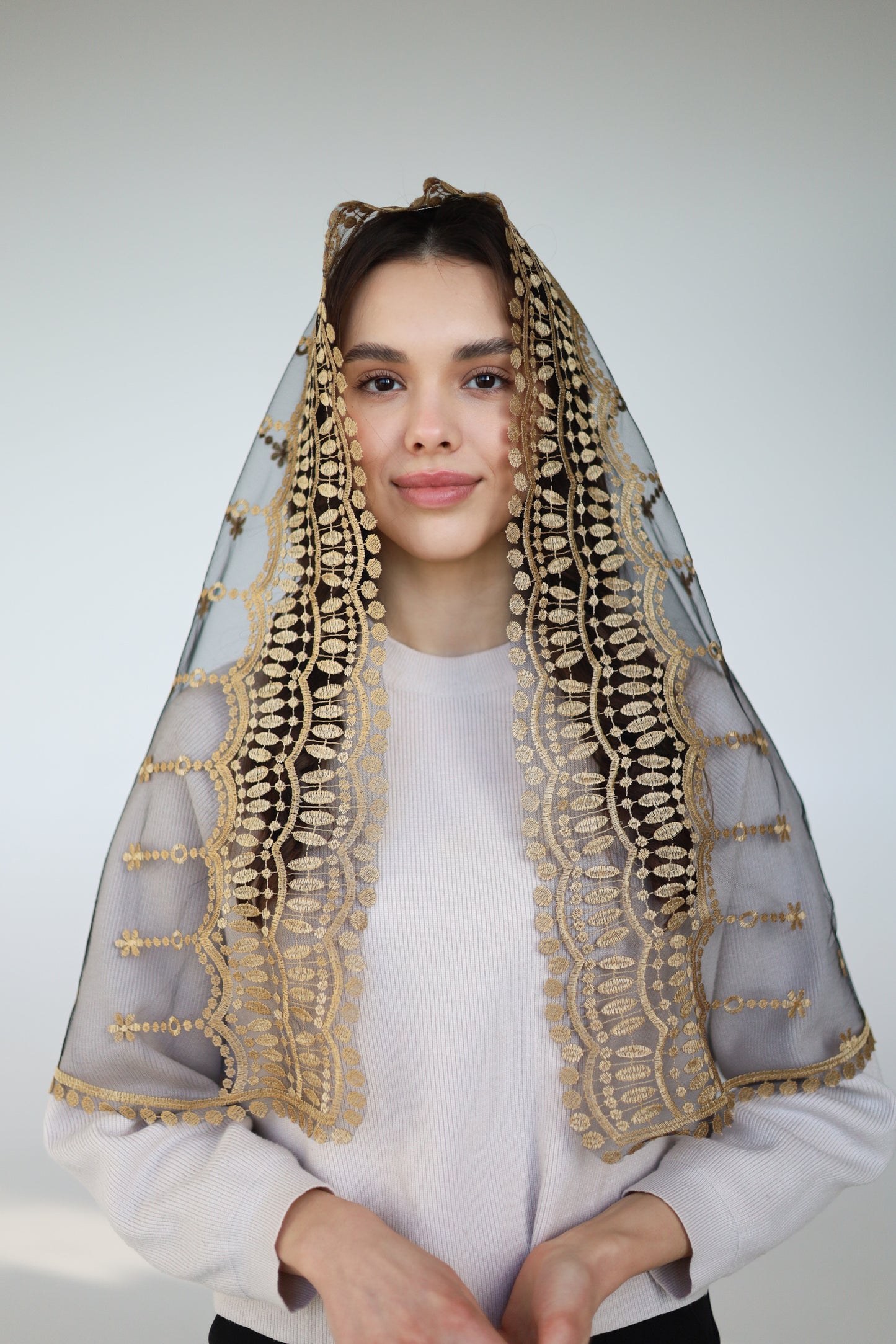 VEIL WITH SACRED HEART EMBROIDERY