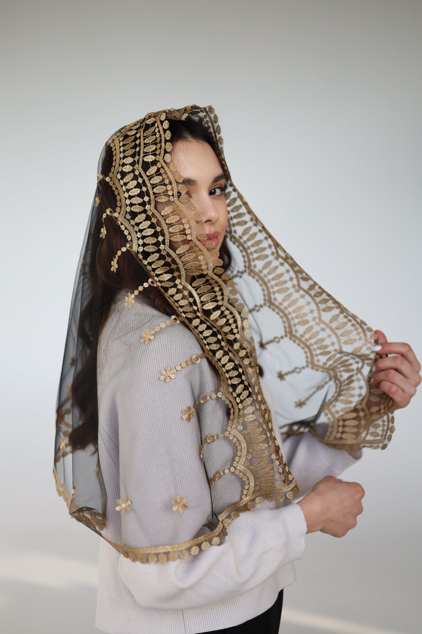 VEIL WITH SACRED HEART EMBROIDERY