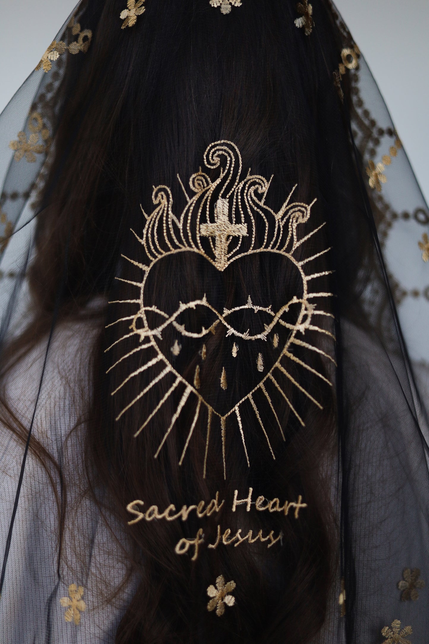 VEIL WITH SACRED HEART EMBROIDERY