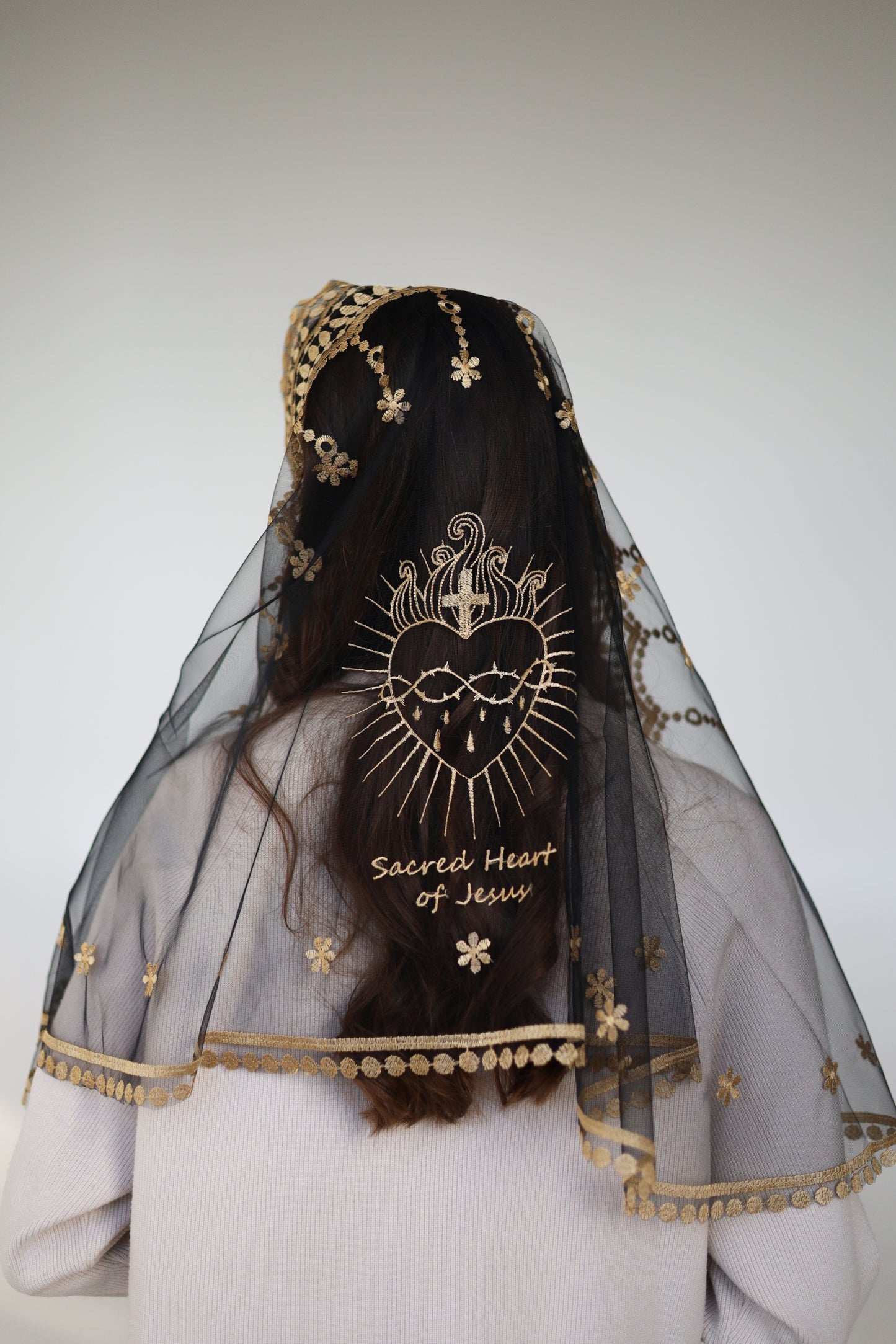 VEIL WITH SACRED HEART EMBROIDERY