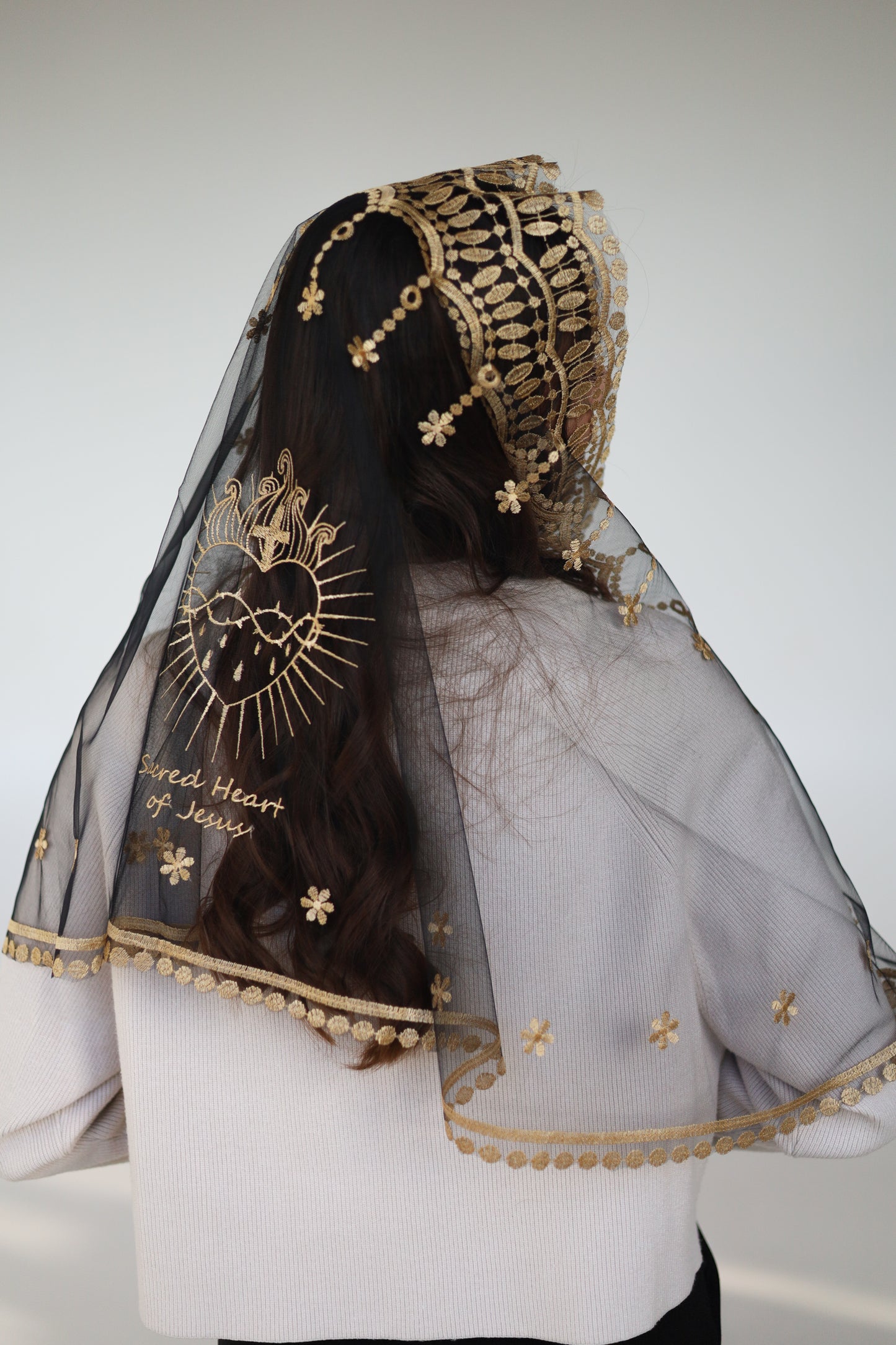 VEIL WITH SACRED HEART EMBROIDERY