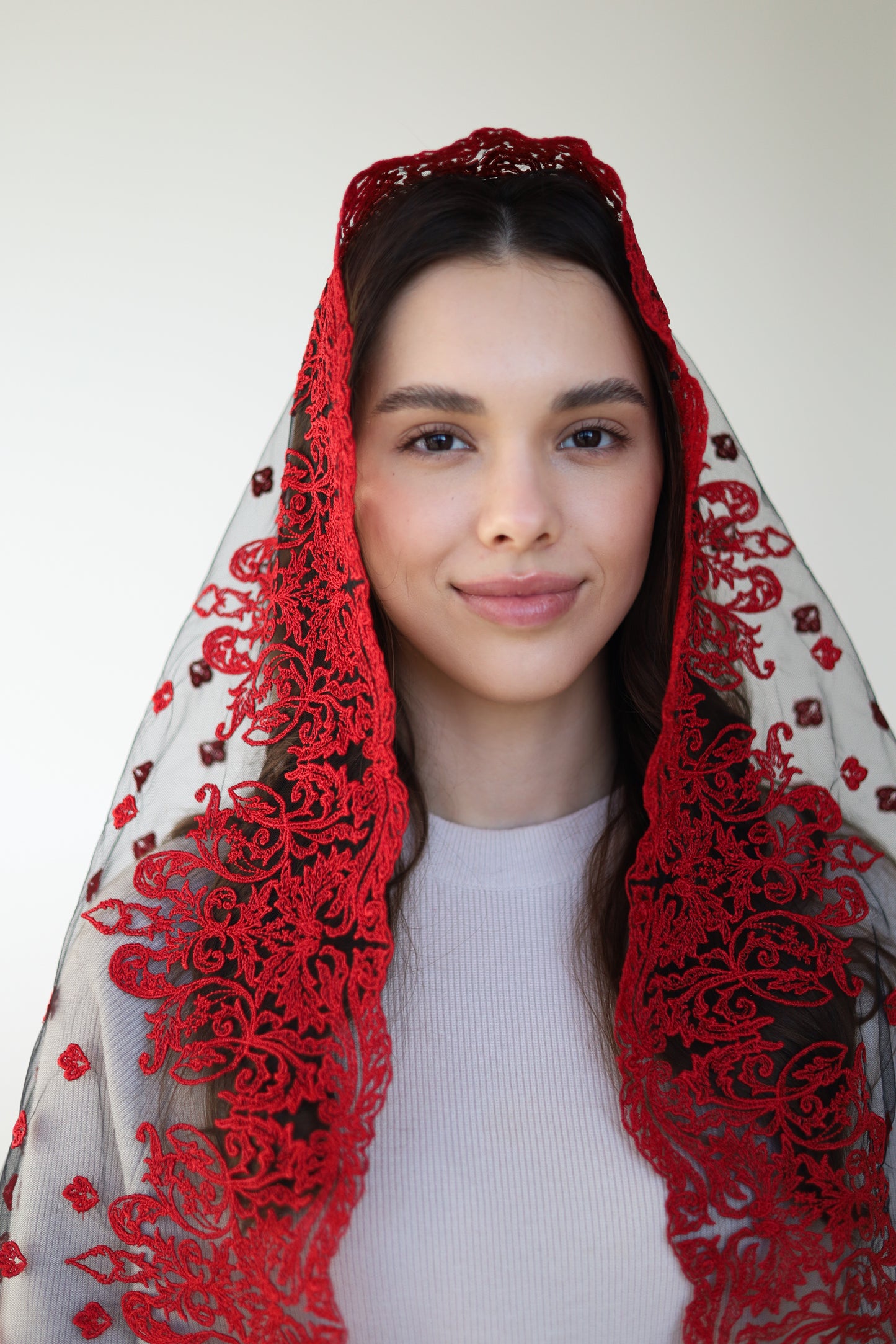 LONG RED MANTILLA - MariaVeils