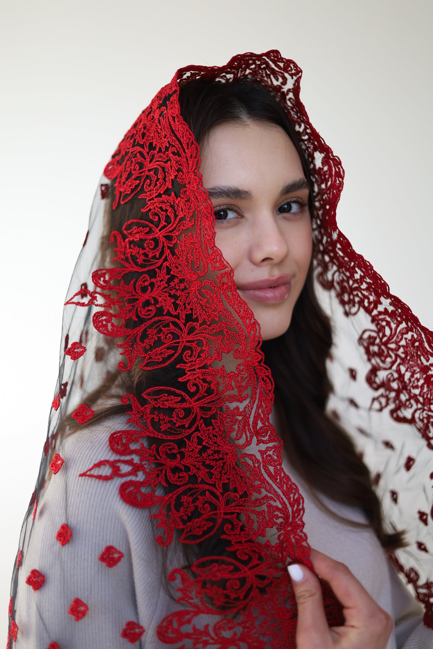 LONG RED MANTILLA - MariaVeils