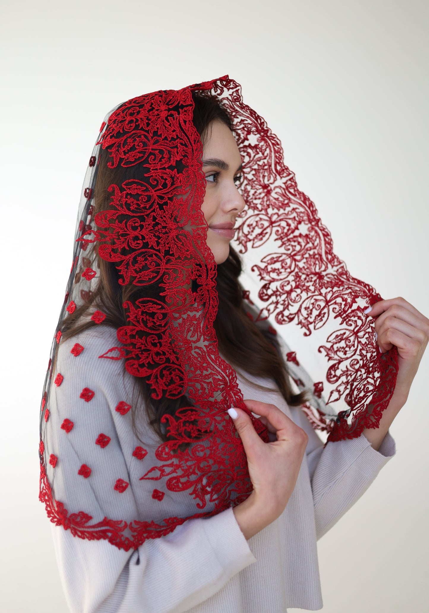 LONG RED MANTILLA - MariaVeils