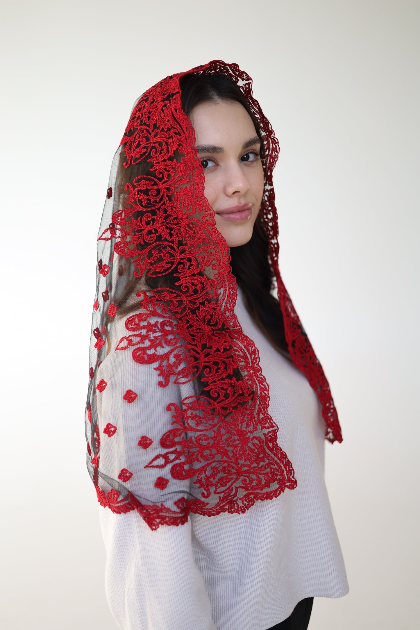 LONG RED MANTILLA - MariaVeils