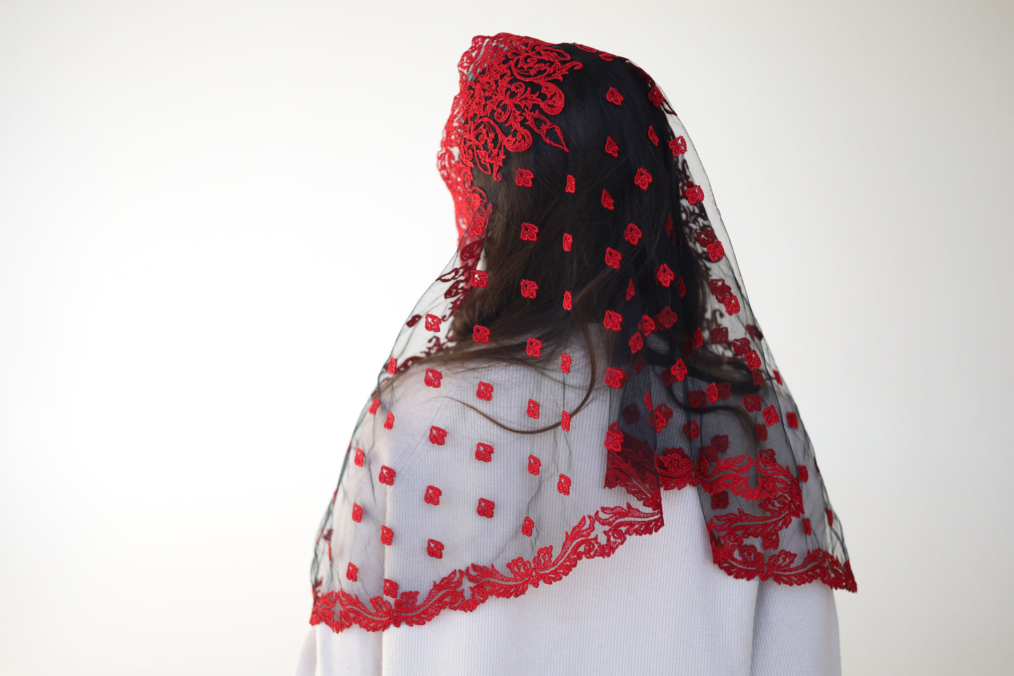 LONG RED MANTILLA - MariaVeils