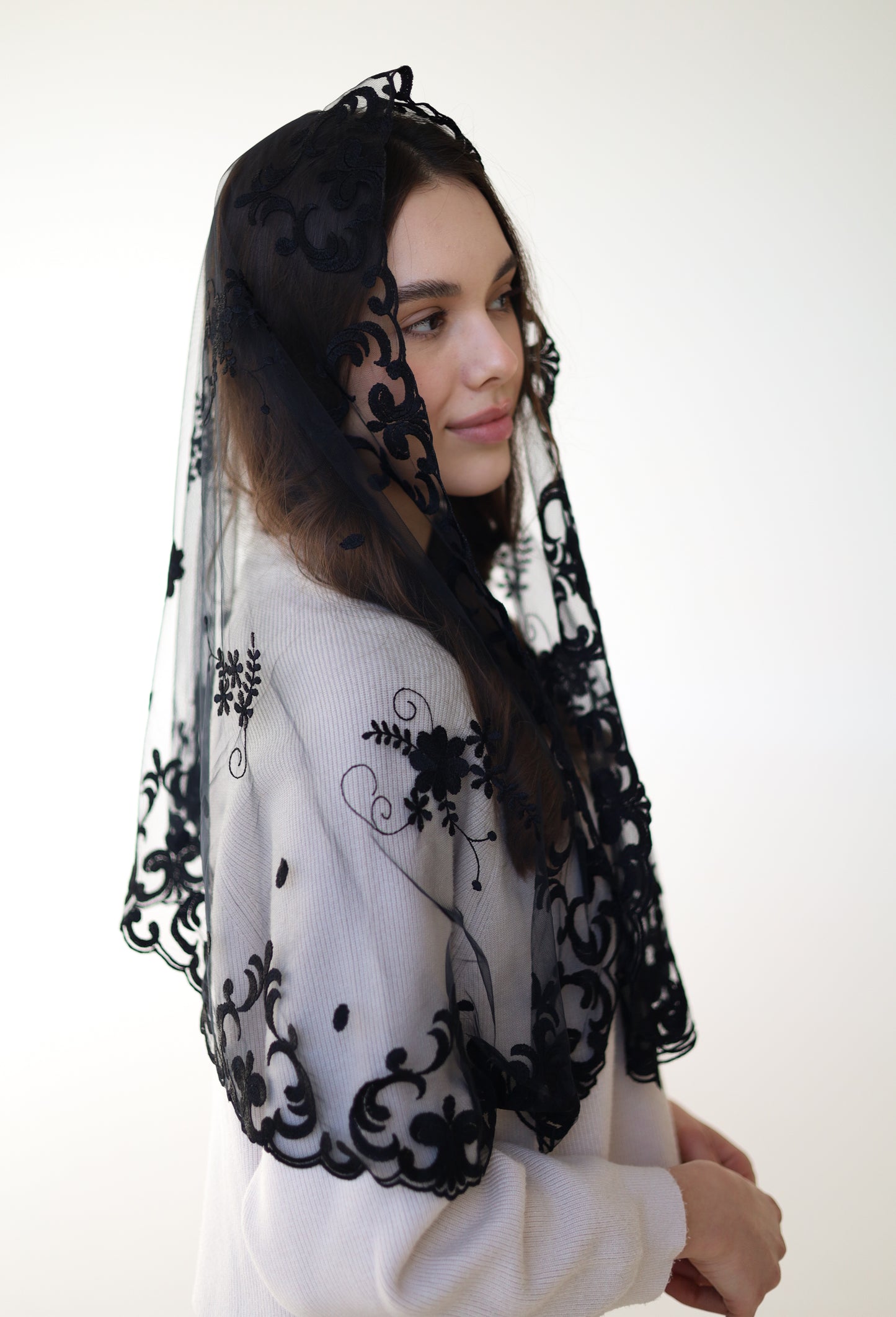 LONG FLORAL MANTILLA - MariaVeils