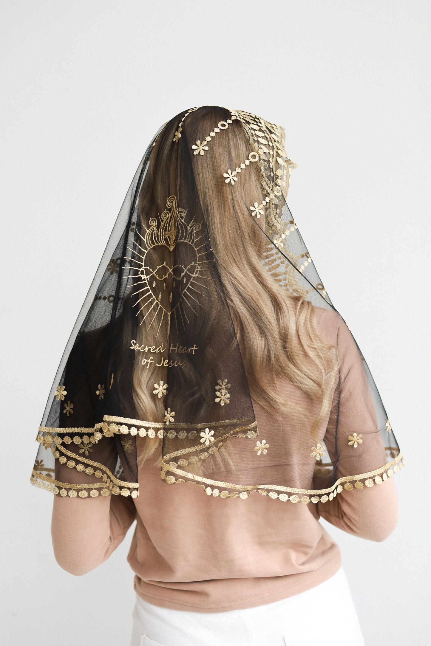RED SACRED HEART VEIL