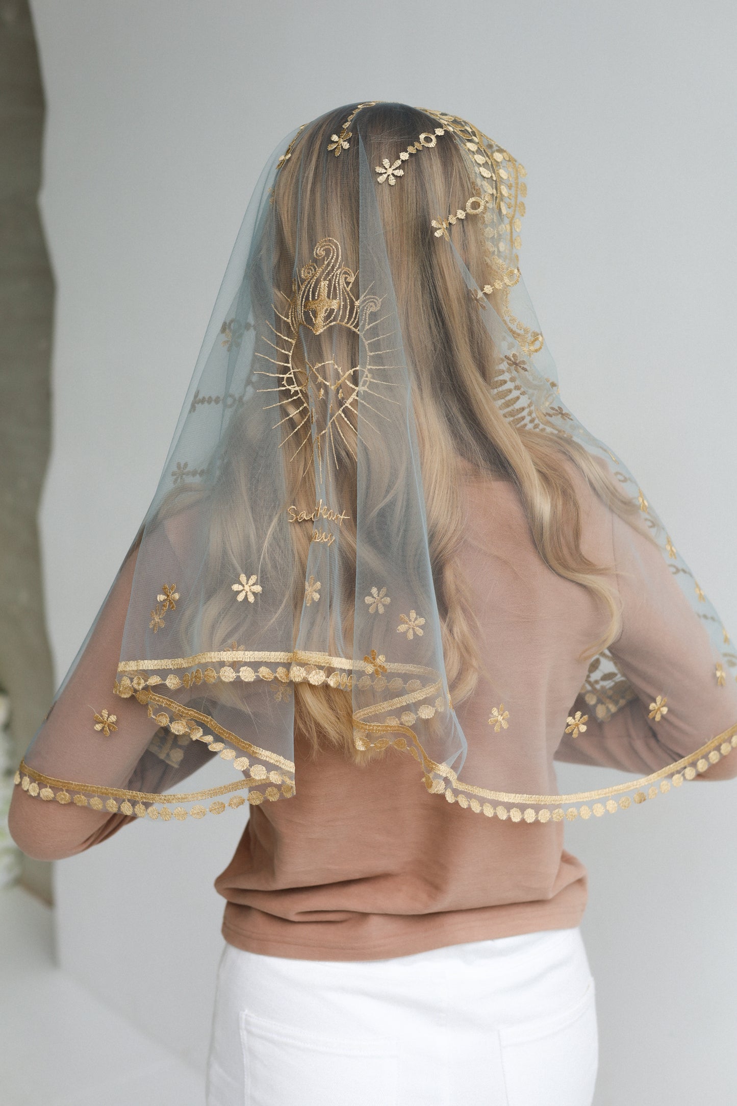 RED SACRED HEART VEIL