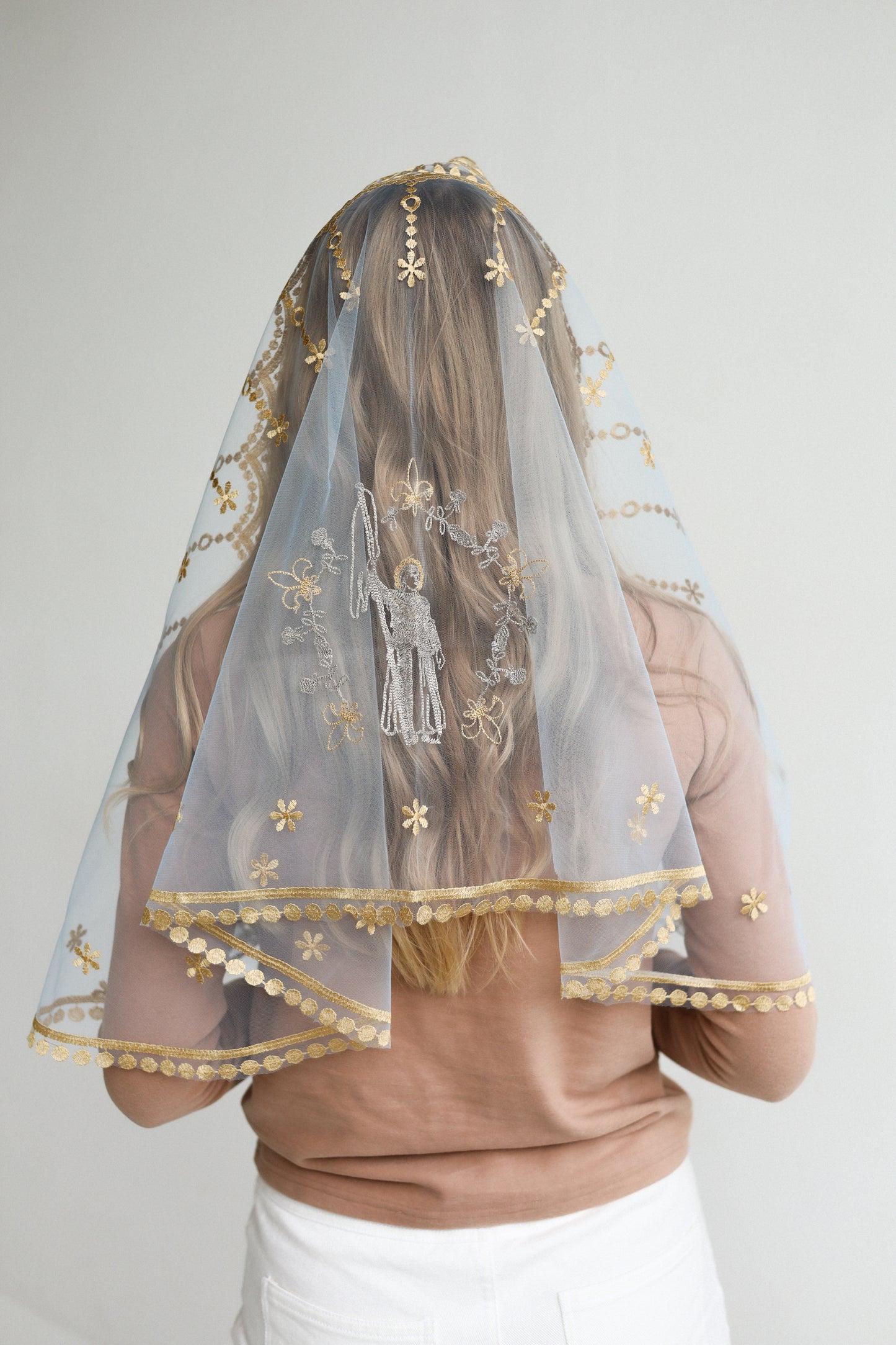 RED VEIL WITH JESUS