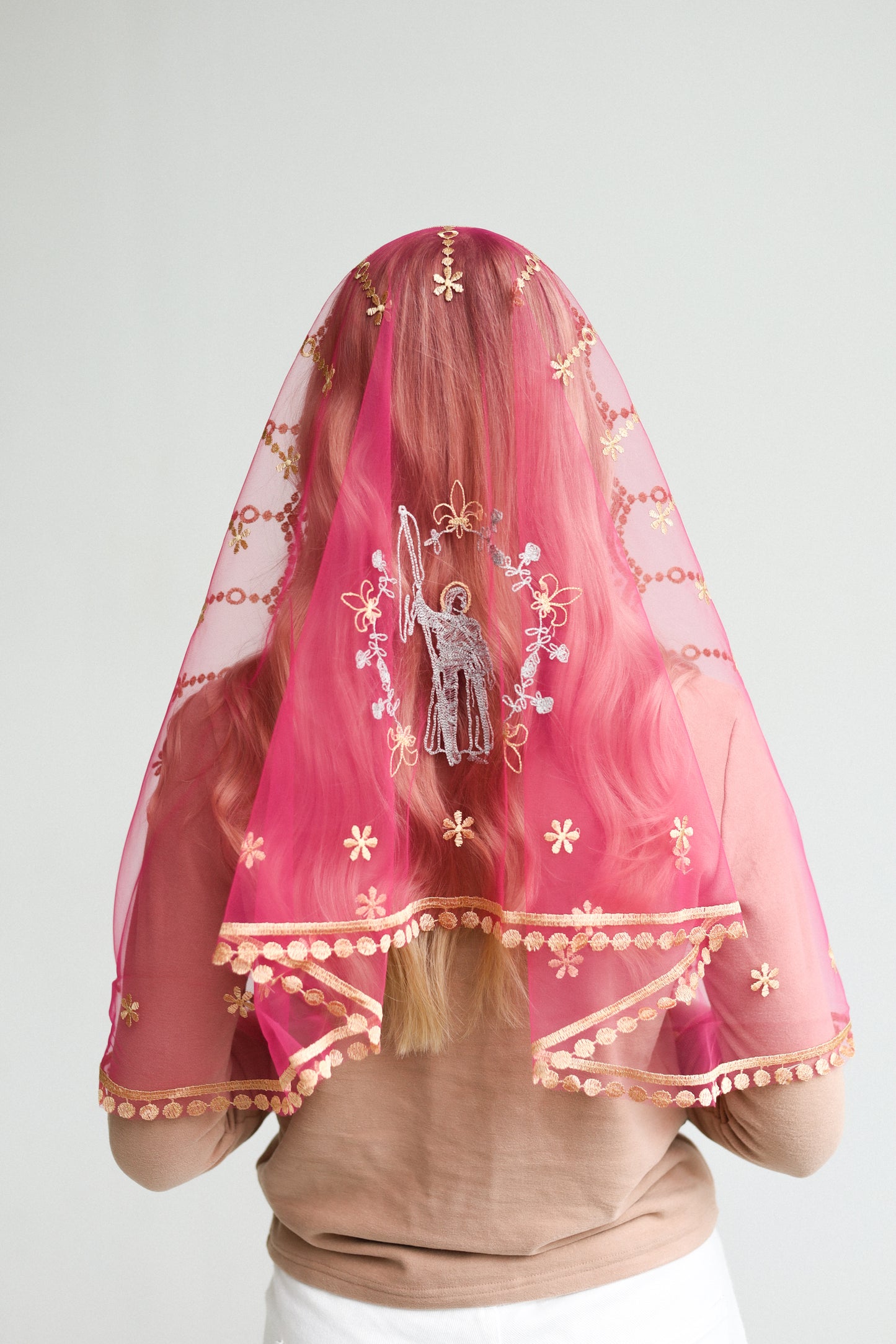RED VEIL WITH JESUS