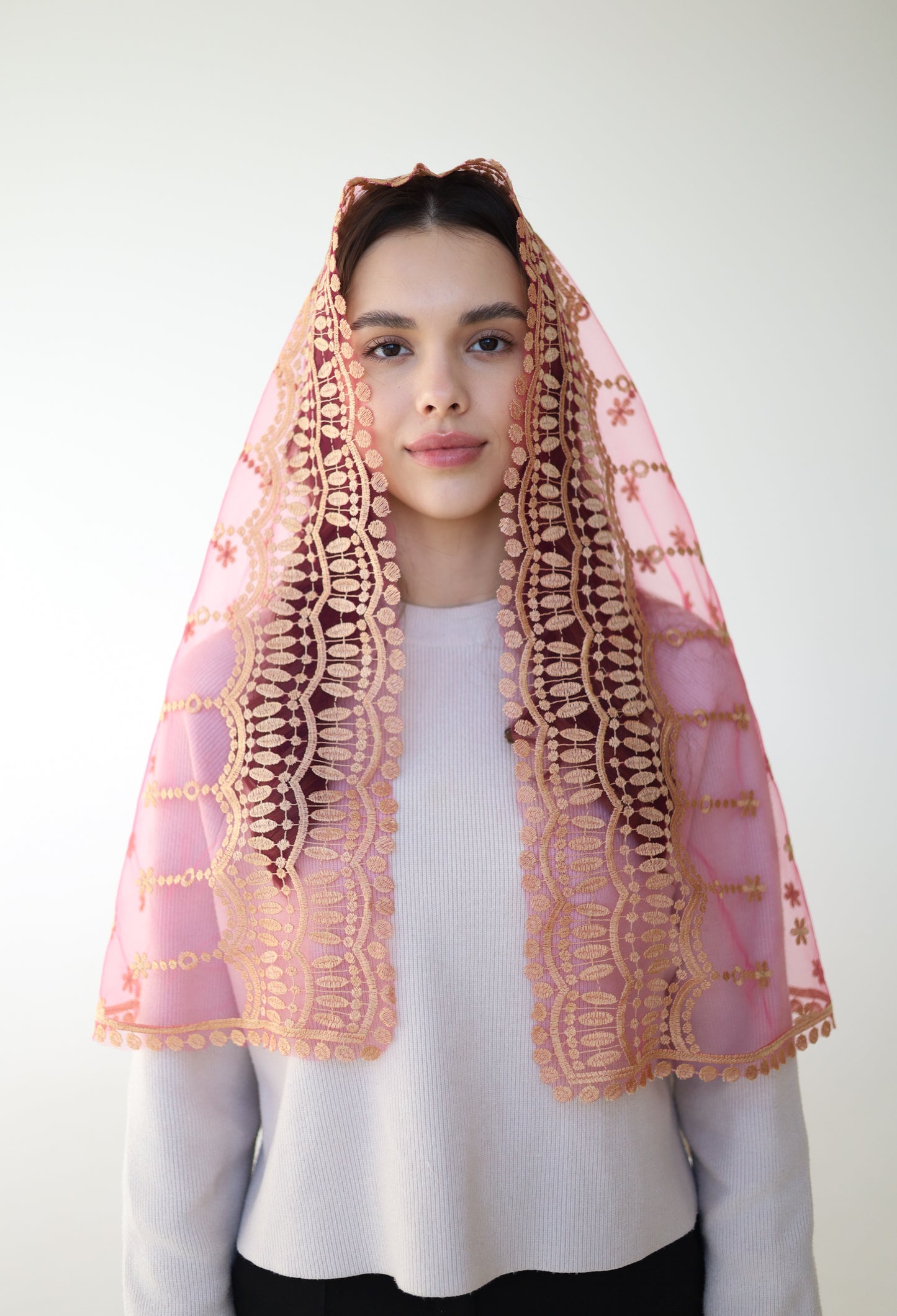 GOLD & RED MANTILLA - MariaVeils