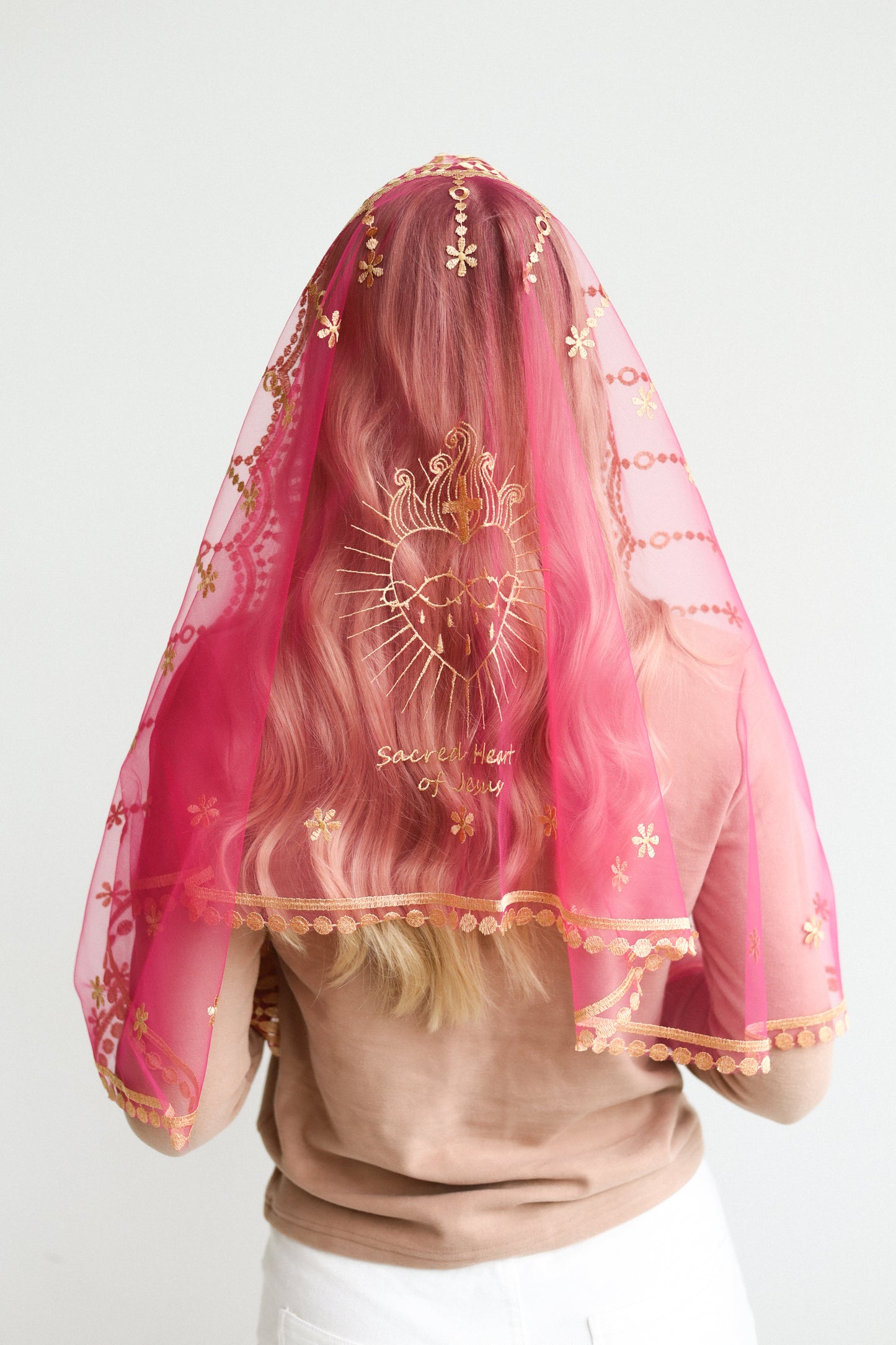 VEIL WITH SACRED HEART EMBROIDERY - MariaVeils