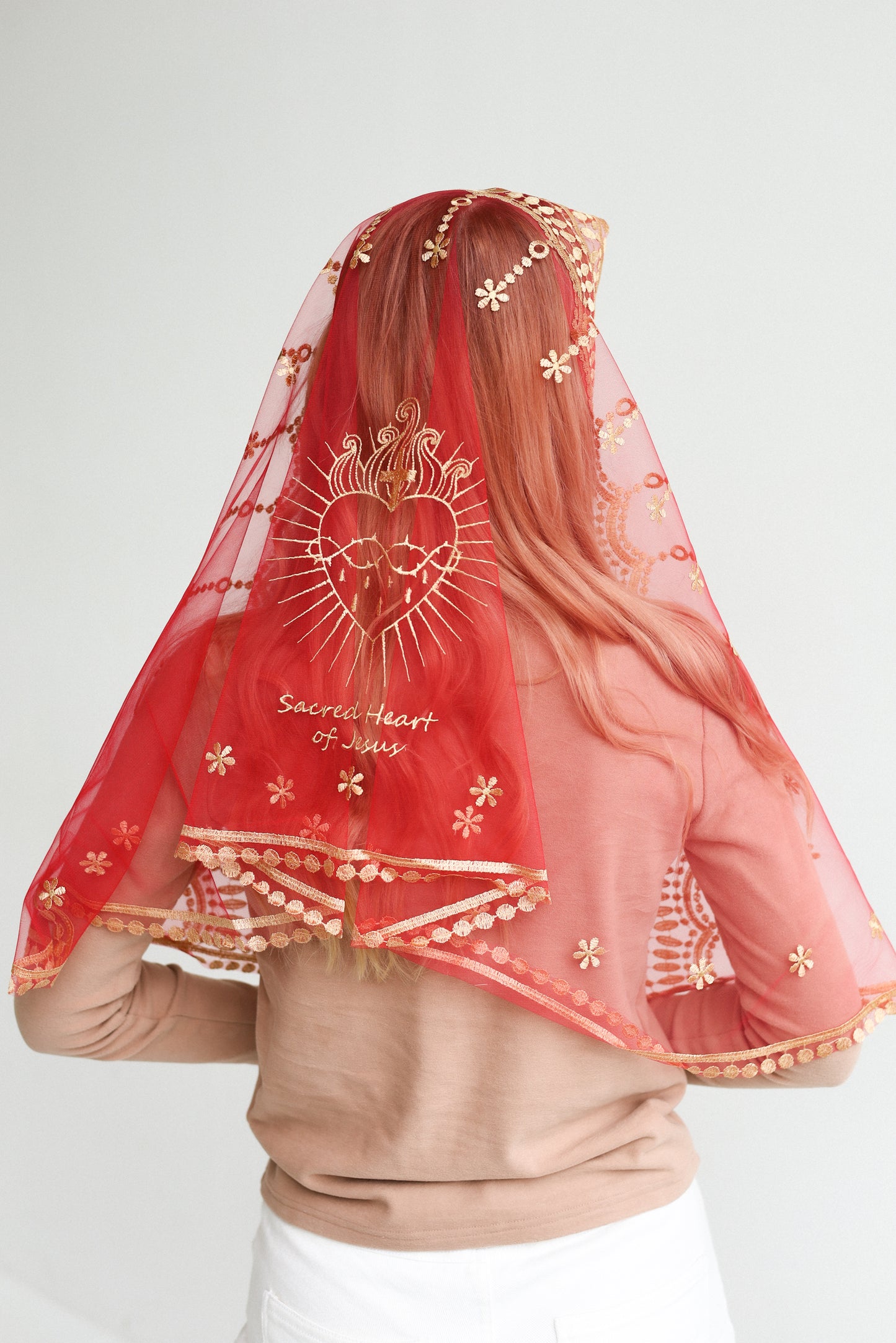 IVORY VEIL WITH EMBROIDERY ON THE BACK - MariaVeils