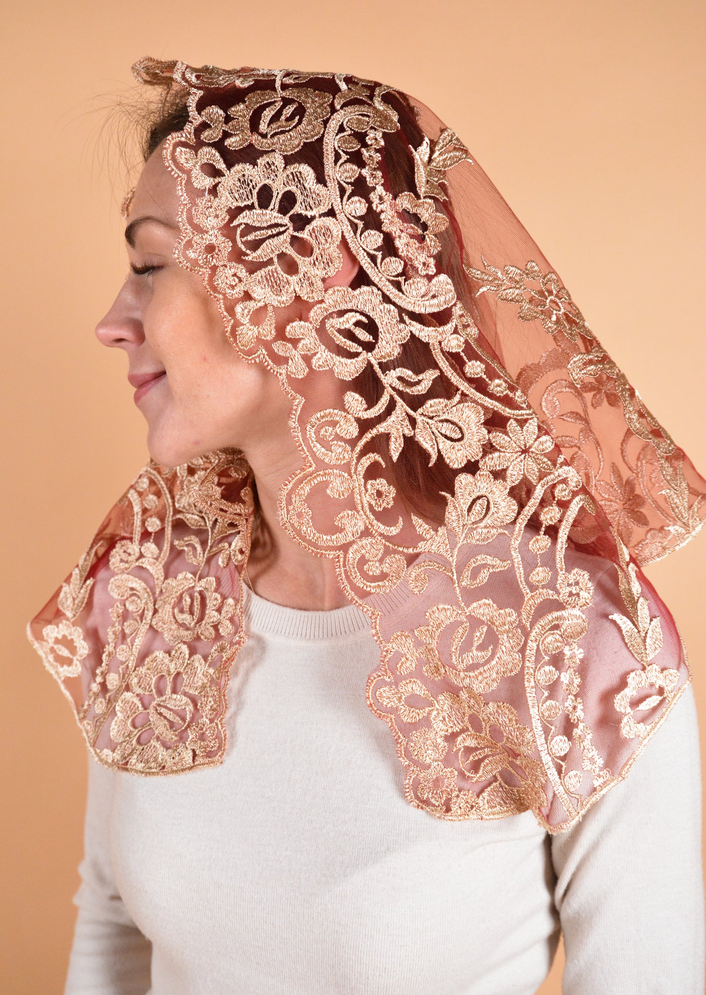 Short Lace Veil - MariaVeils