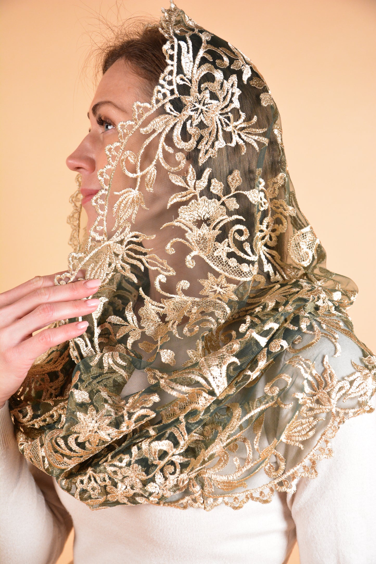 INFINITY SHAPE GREEN VEIL - MariaVeils
