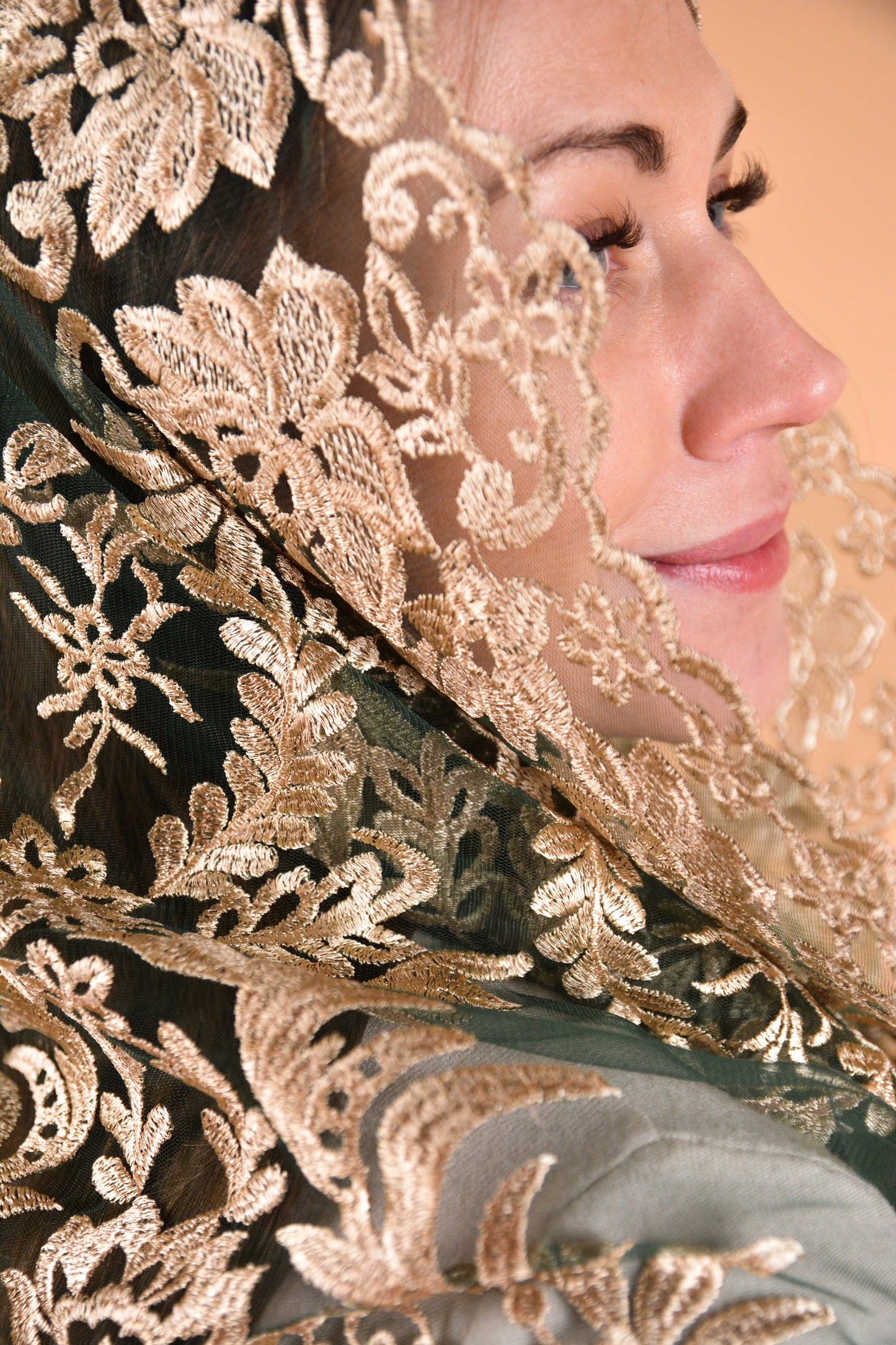 GOLD & GREEN MANTILLA - MariaVeils