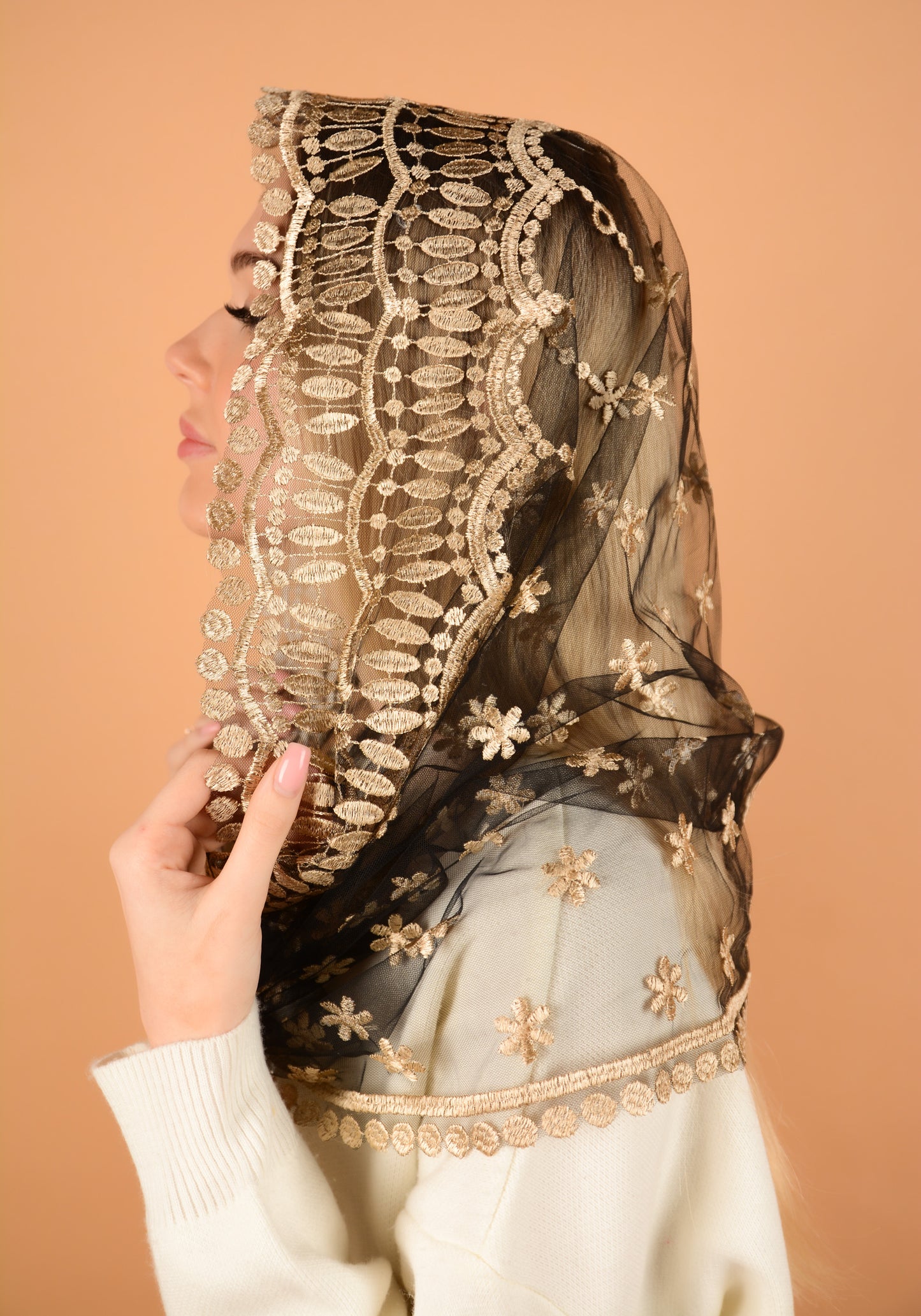 INFINITY GOLD MANTILLA - MariaVeils