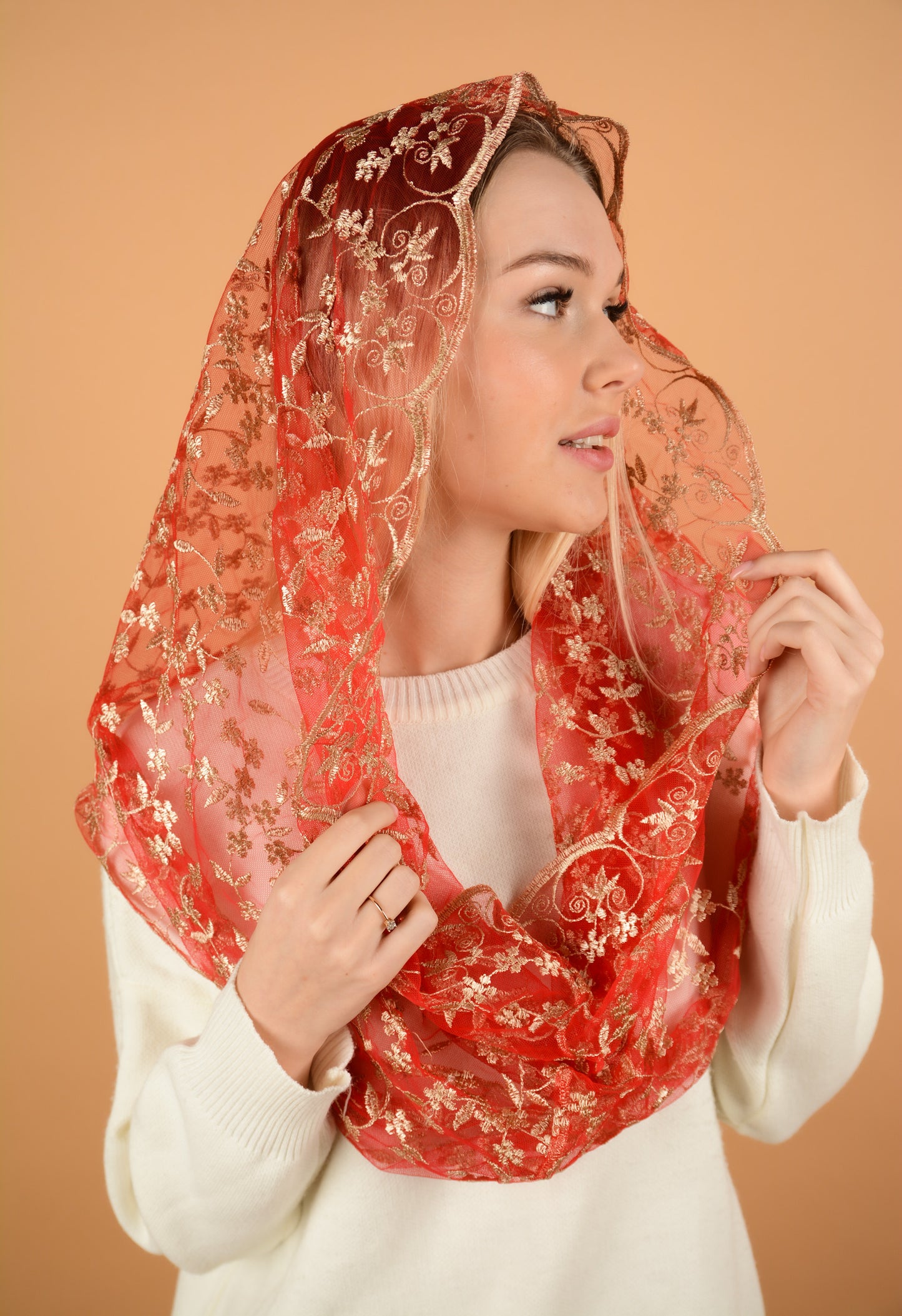 Gold Infinity Mantilla - MariaVeils