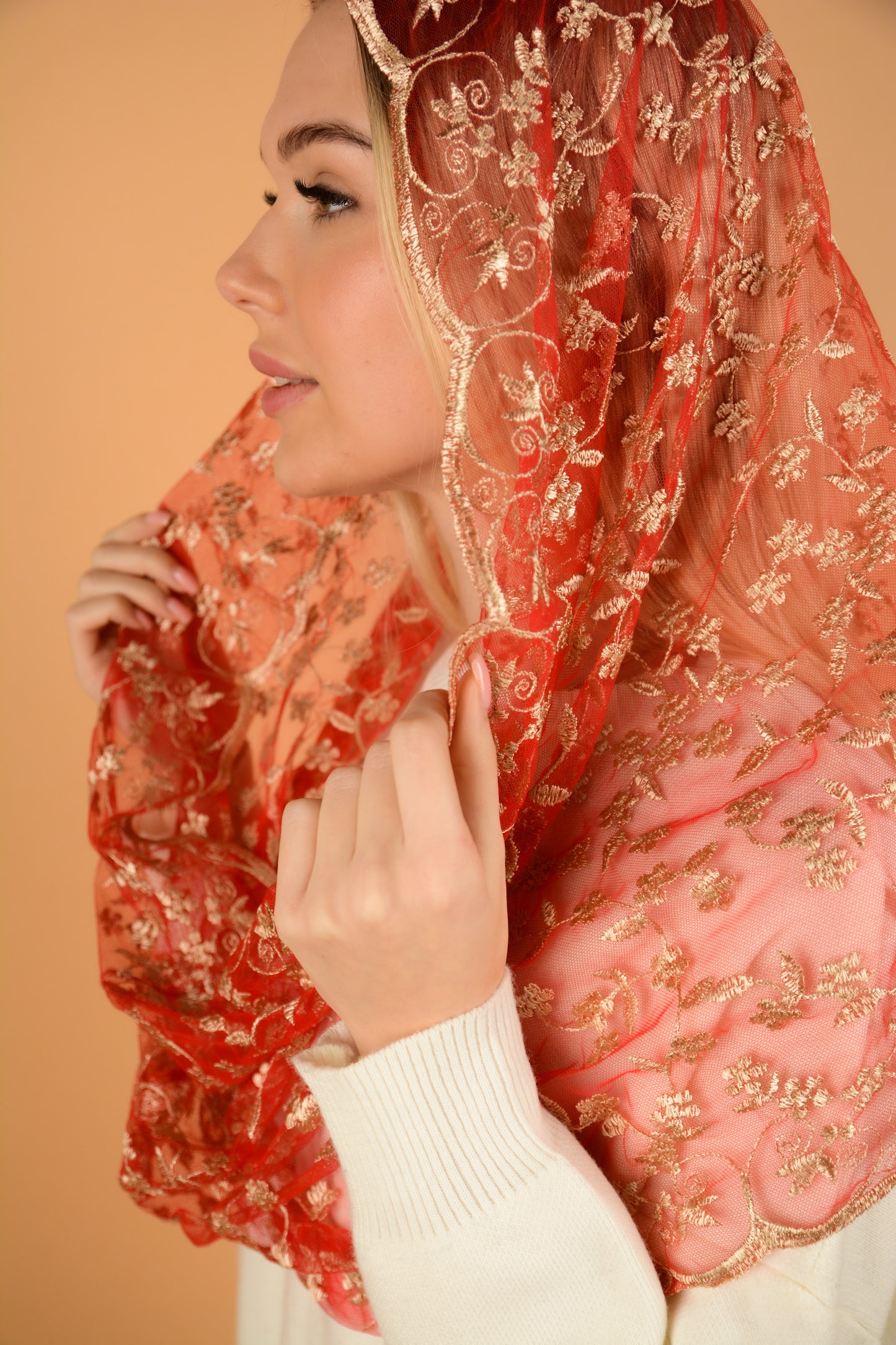 Gold Infinity Mantilla - MariaVeils