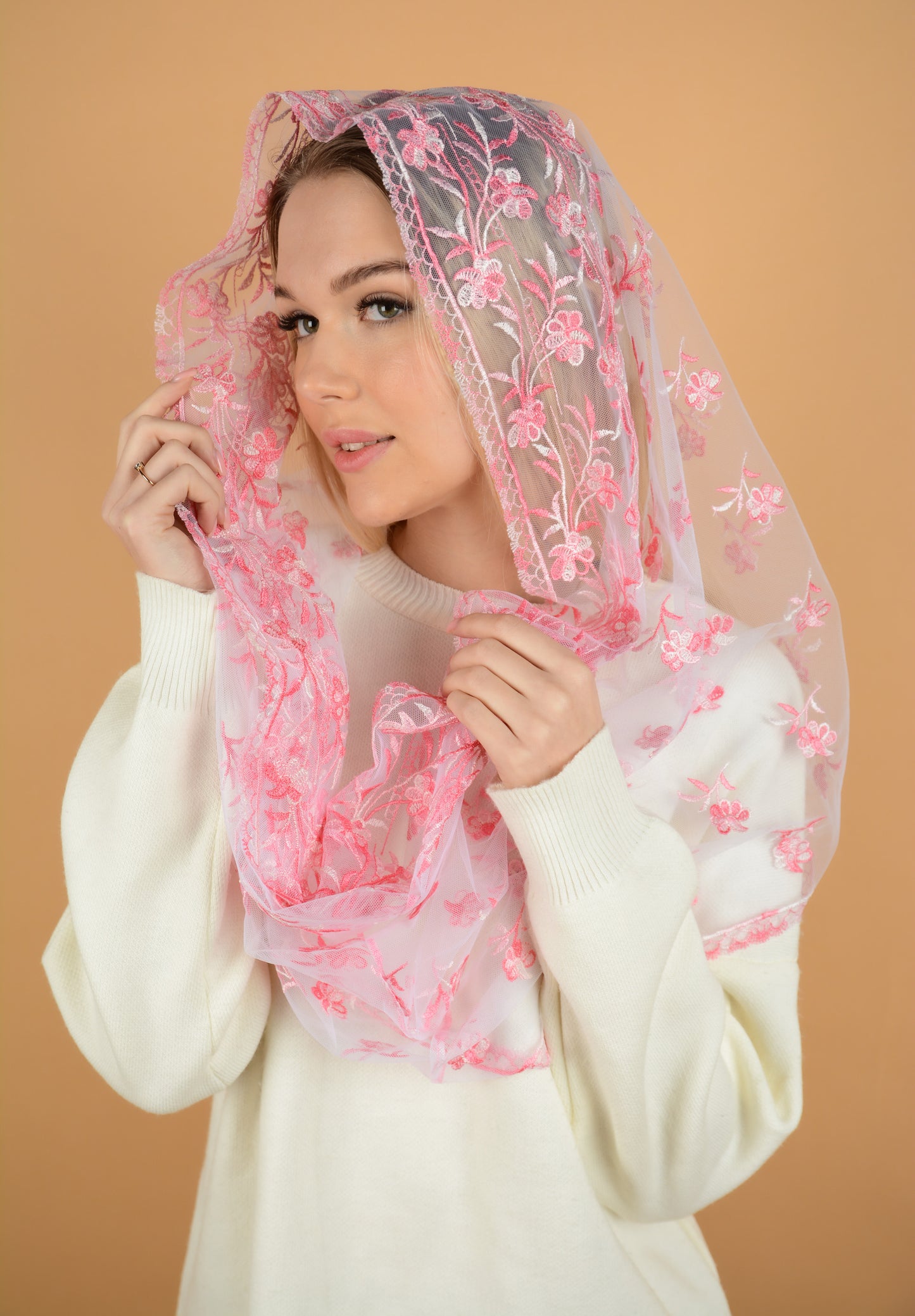 GRADIENT PINK INFINITY VEIL - MariaVeils