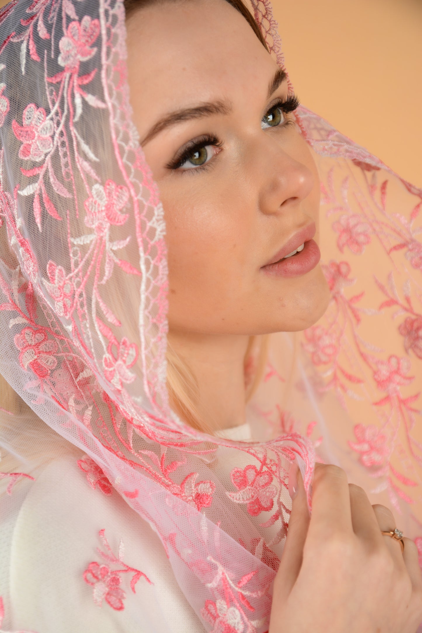 GRADIENT PINK INFINITY VEIL - MariaVeils