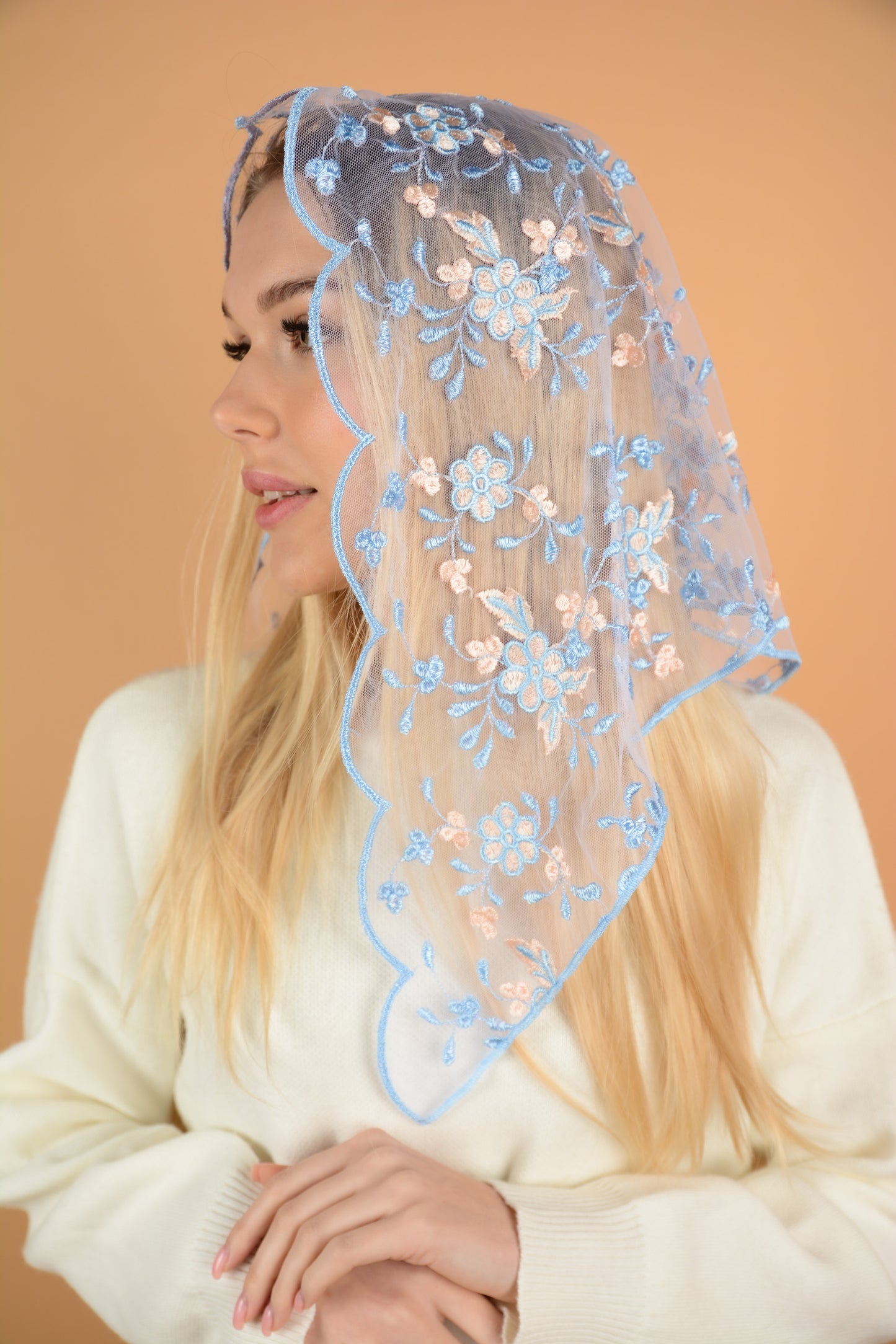SHORT PEACH & BLUE VEIL - MariaVeils