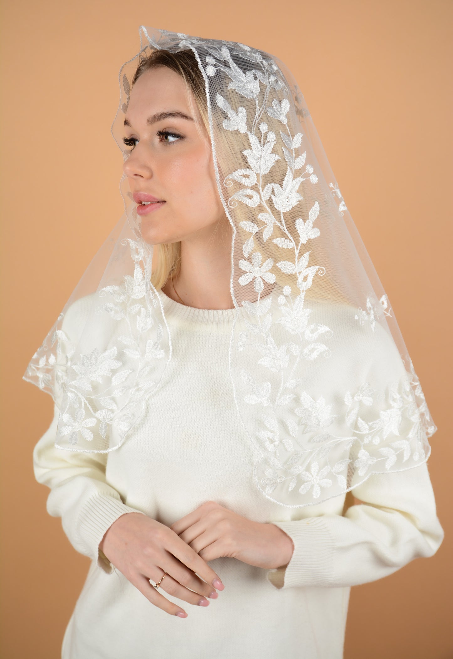 LONG IVORY EXCLUSIVE VEIL - MariaVeils