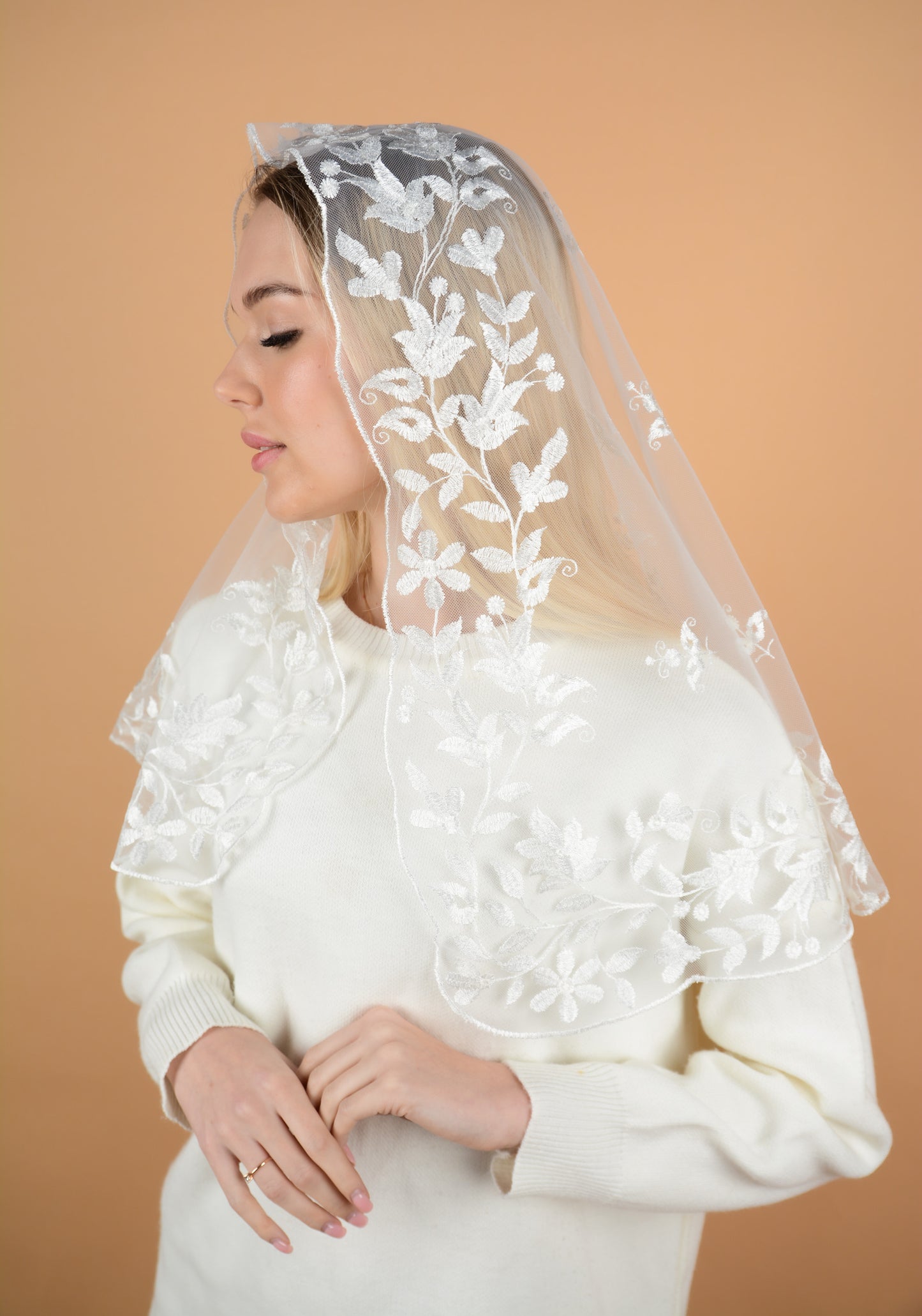 LONG IVORY EXCLUSIVE VEIL - MariaVeils