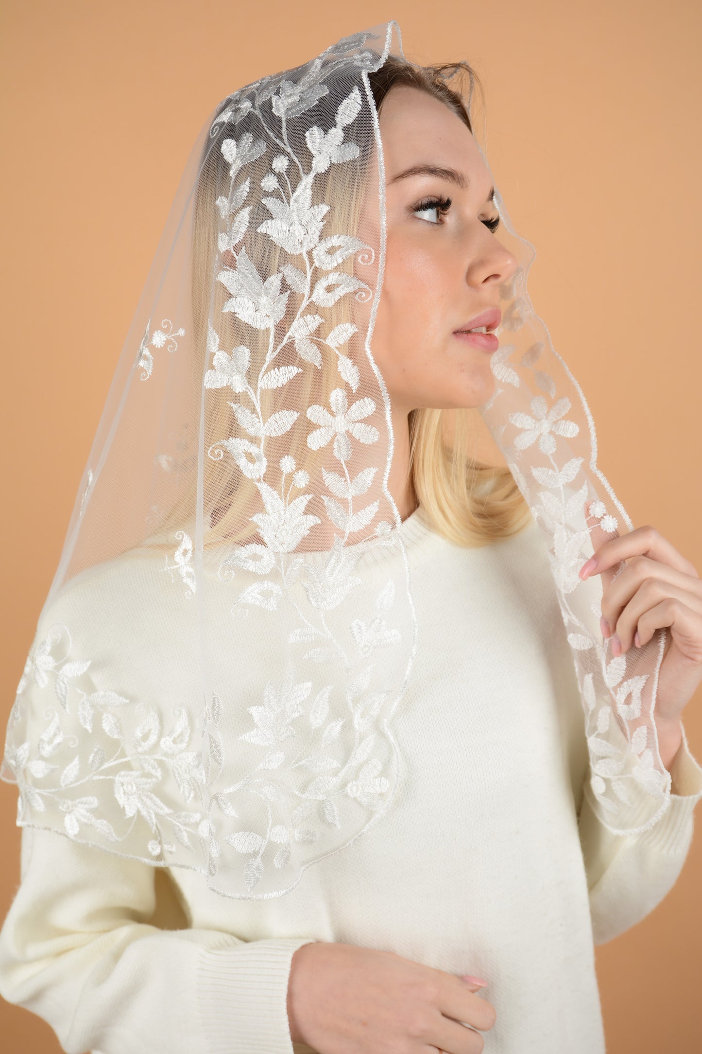 LONG IVORY EXCLUSIVE VEIL - MariaVeils