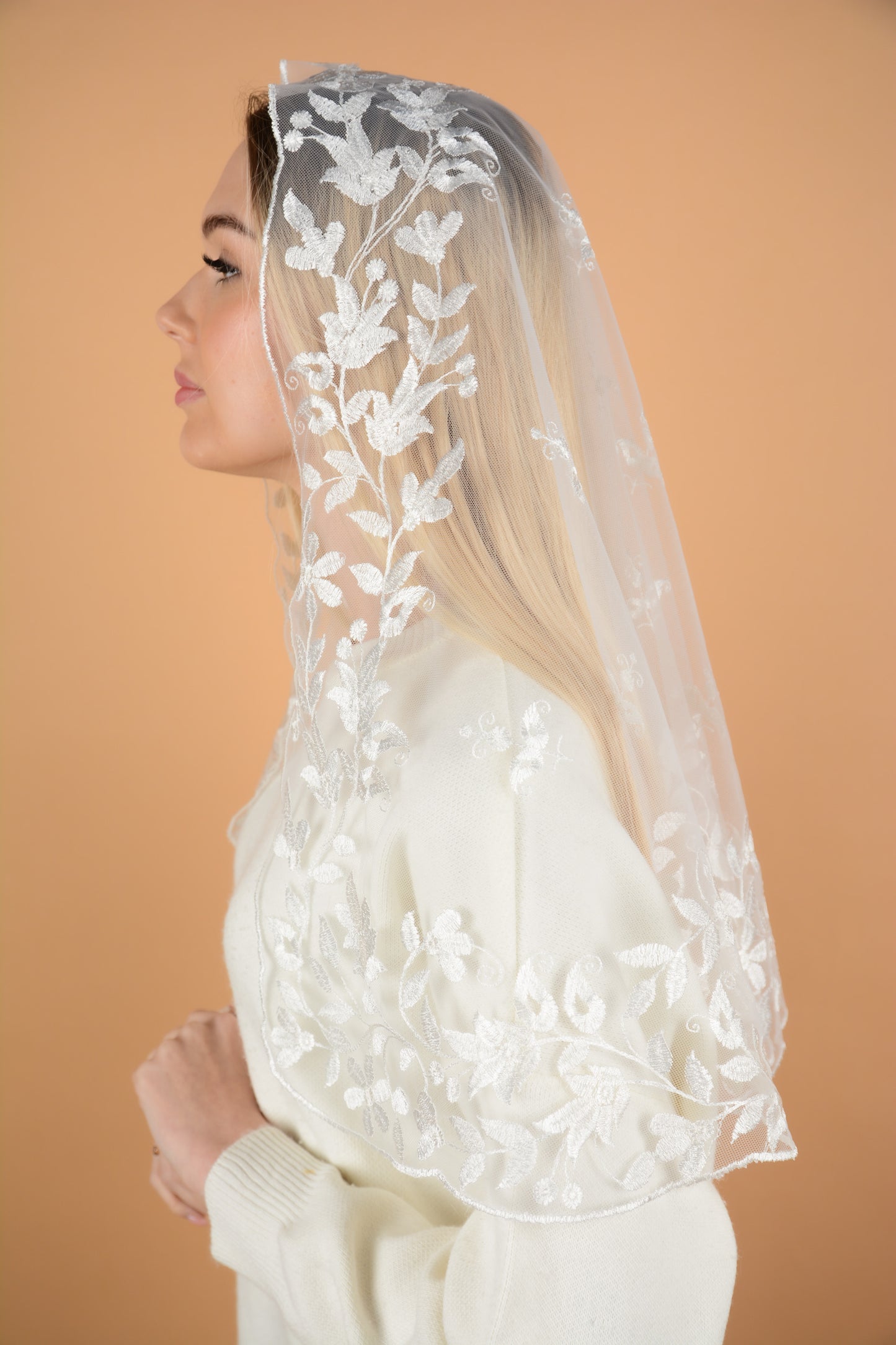 LONG IVORY EXCLUSIVE VEIL - MariaVeils