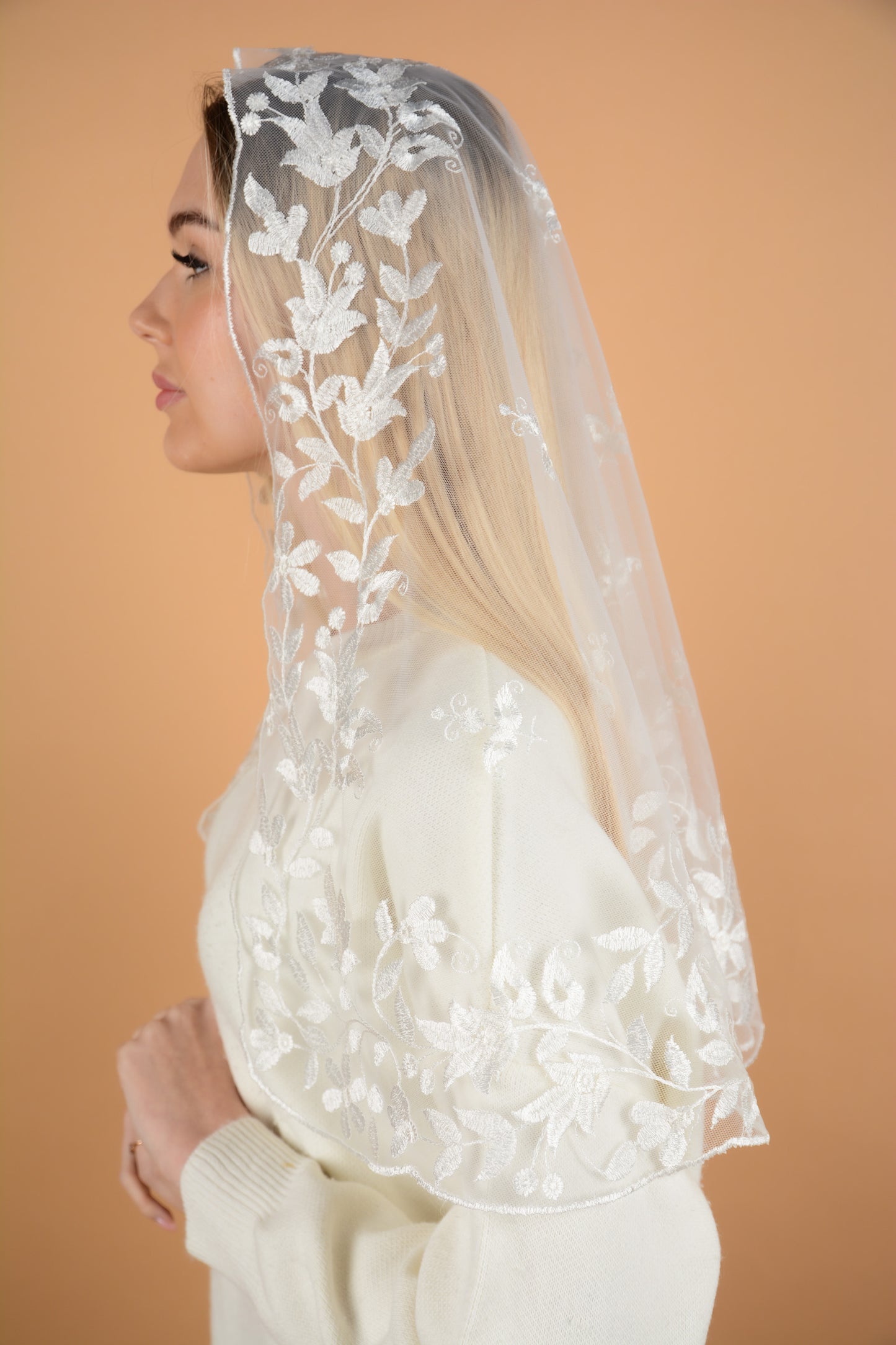 LONG IVORY EXCLUSIVE VEIL - MariaVeils