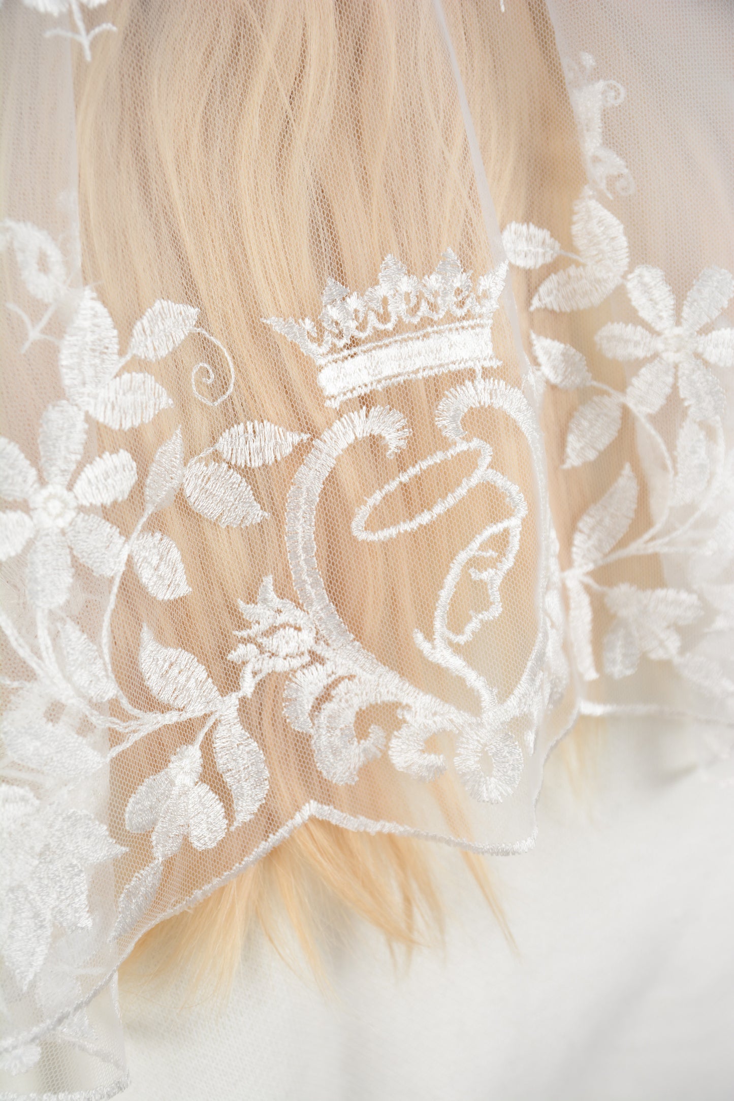 LONG IVORY EXCLUSIVE VEIL - MariaVeils