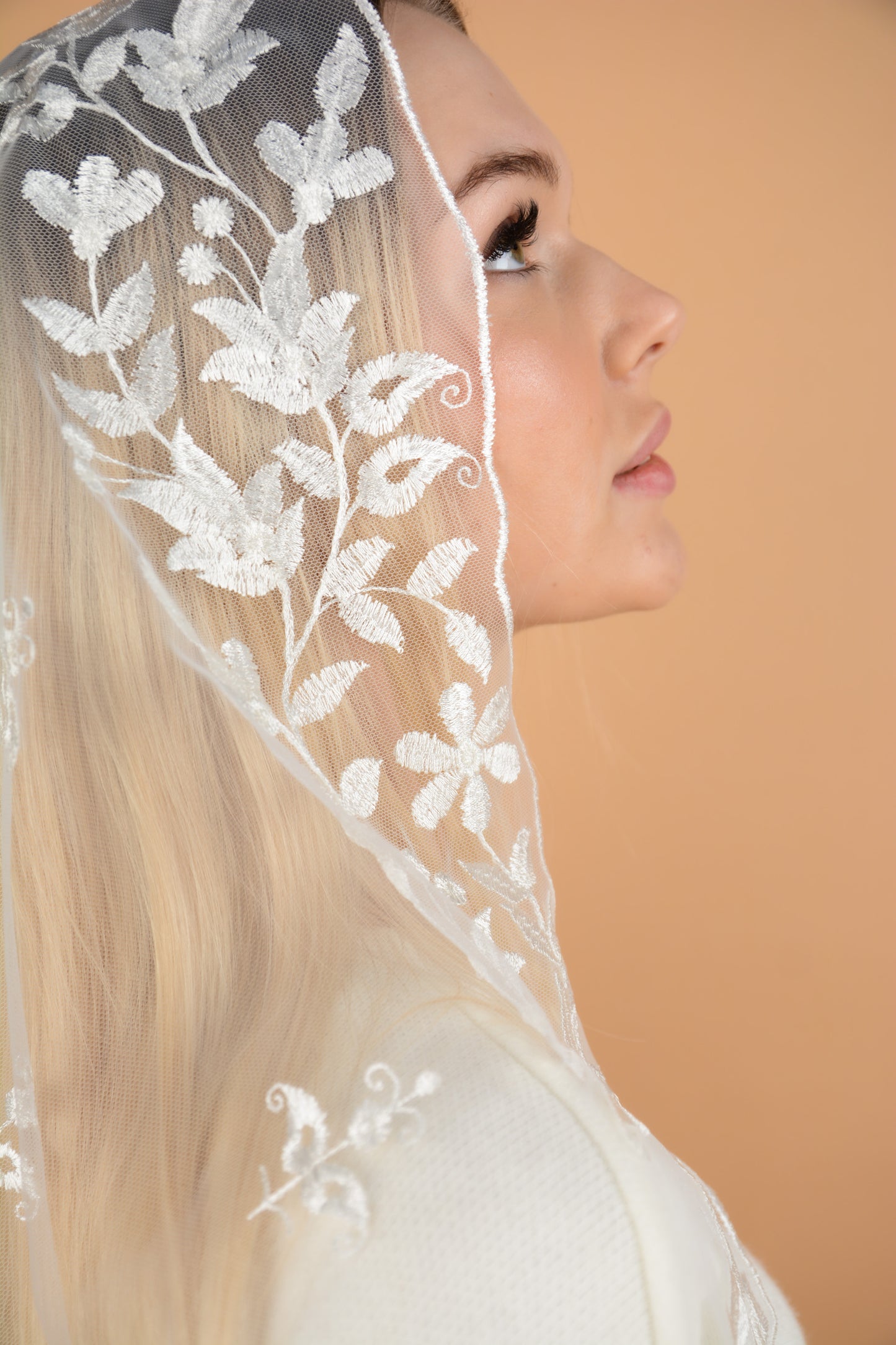 LONG IVORY EXCLUSIVE VEIL - MariaVeils