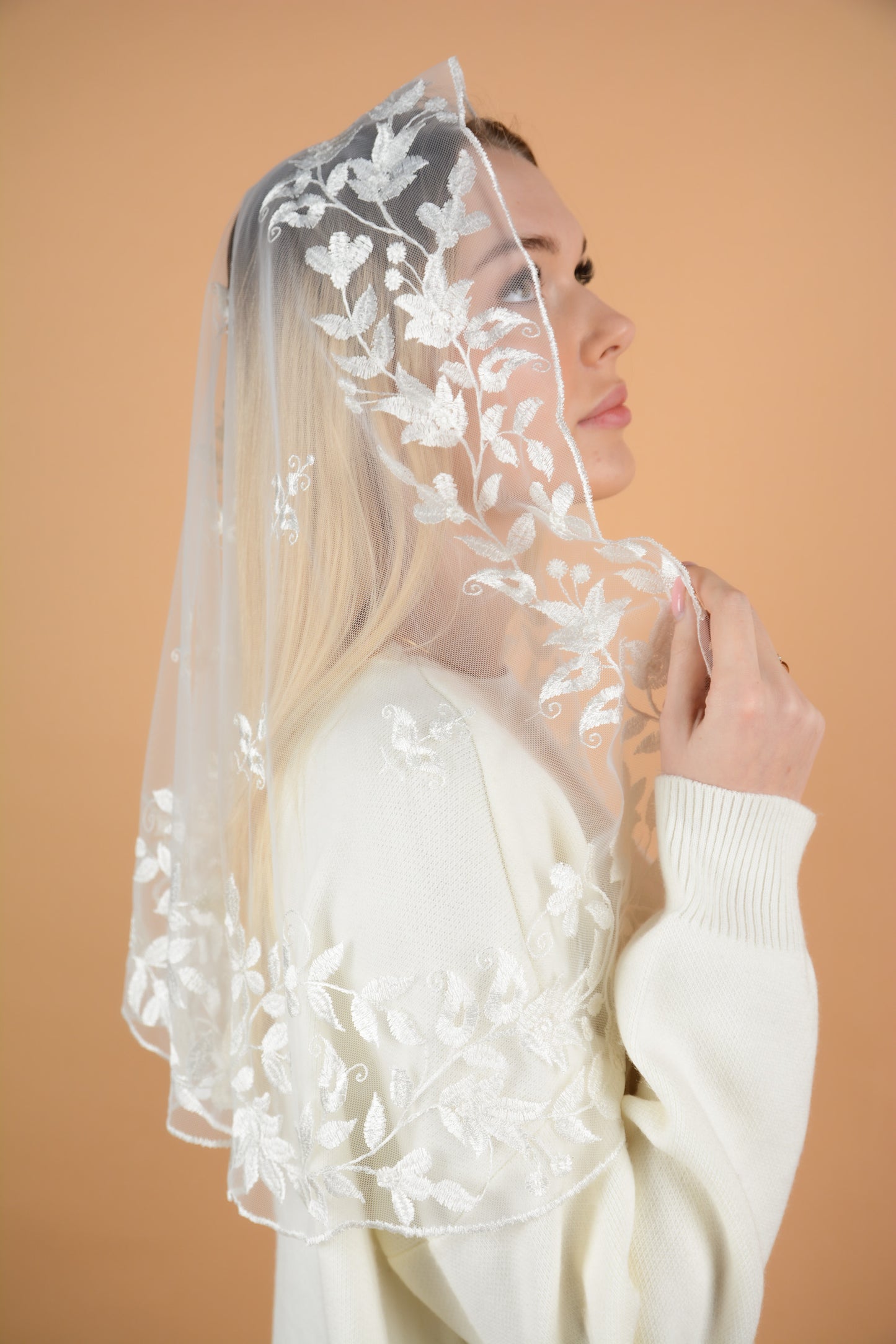 LONG IVORY EXCLUSIVE VEIL - MariaVeils