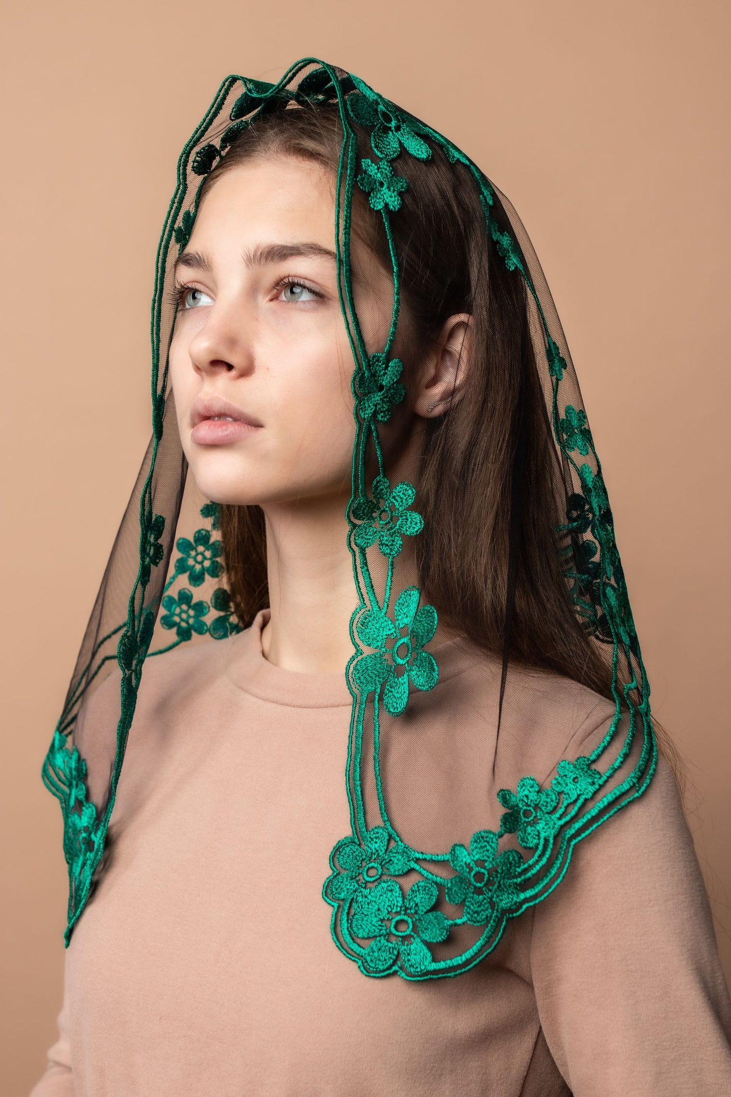 NEW COLOR Bestseller! Green lace veil - MariaVeils
