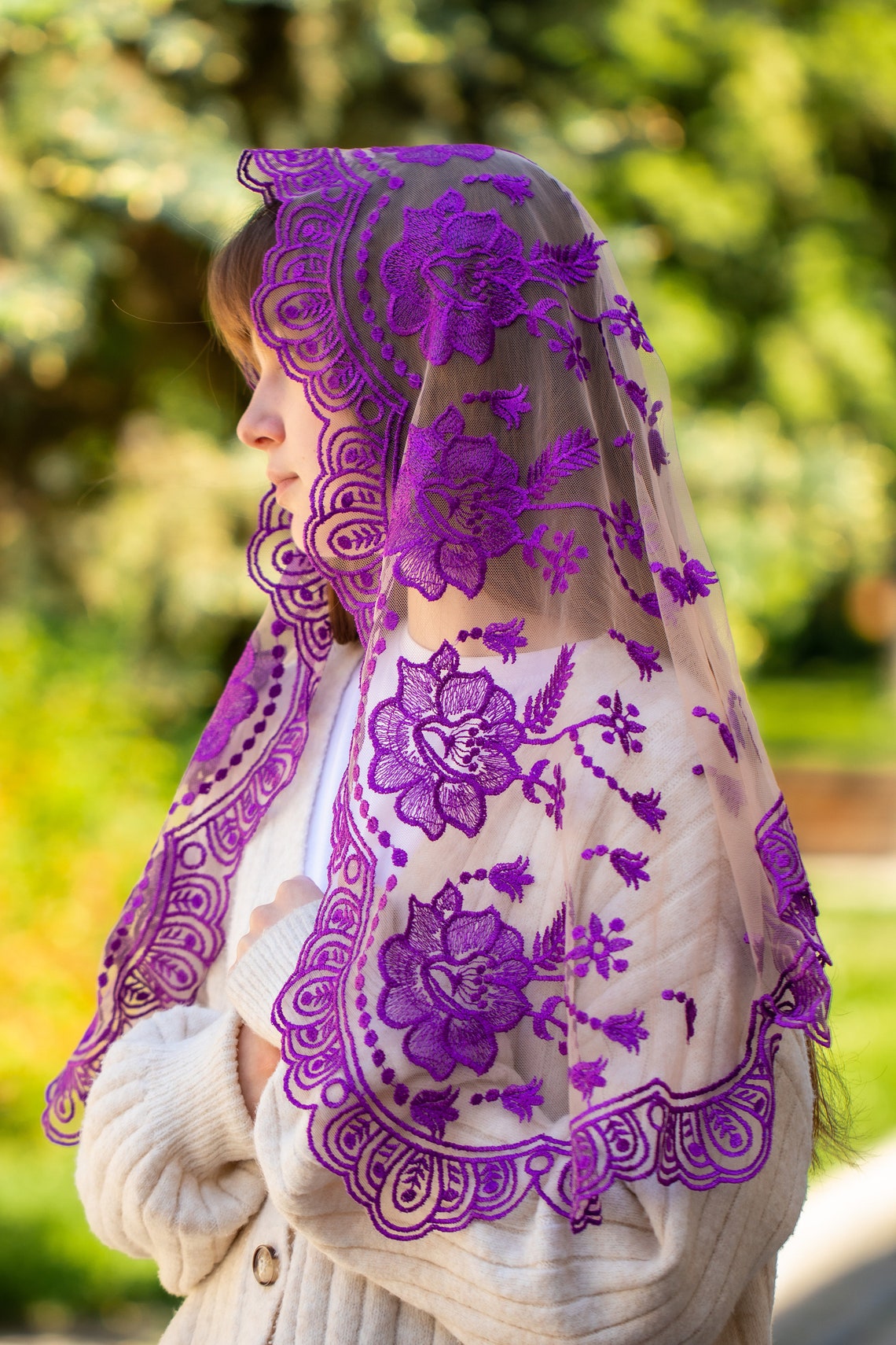 Long lace mantilla in purple color - MariaVeils