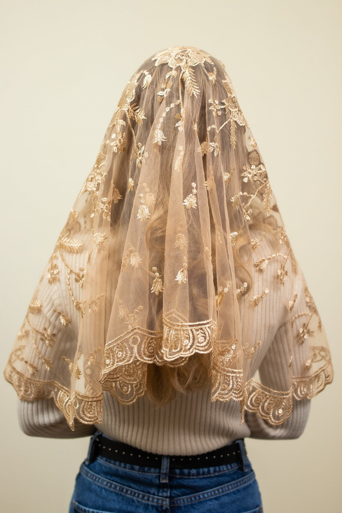 LONG GOLD MANTILLA - MariaVeils