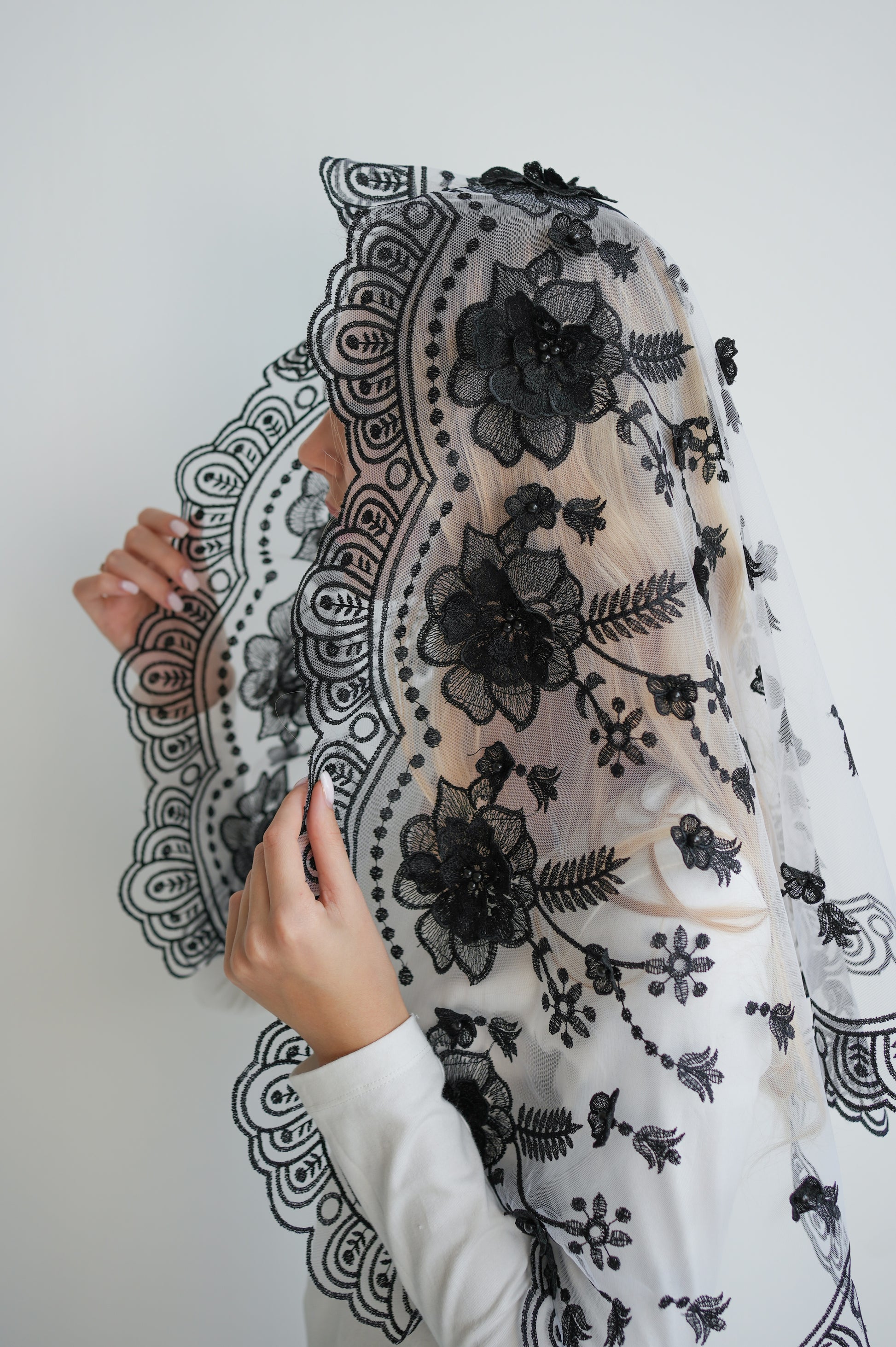 NEW 3D BLACK & WHITE VEIL - MariaVeils
