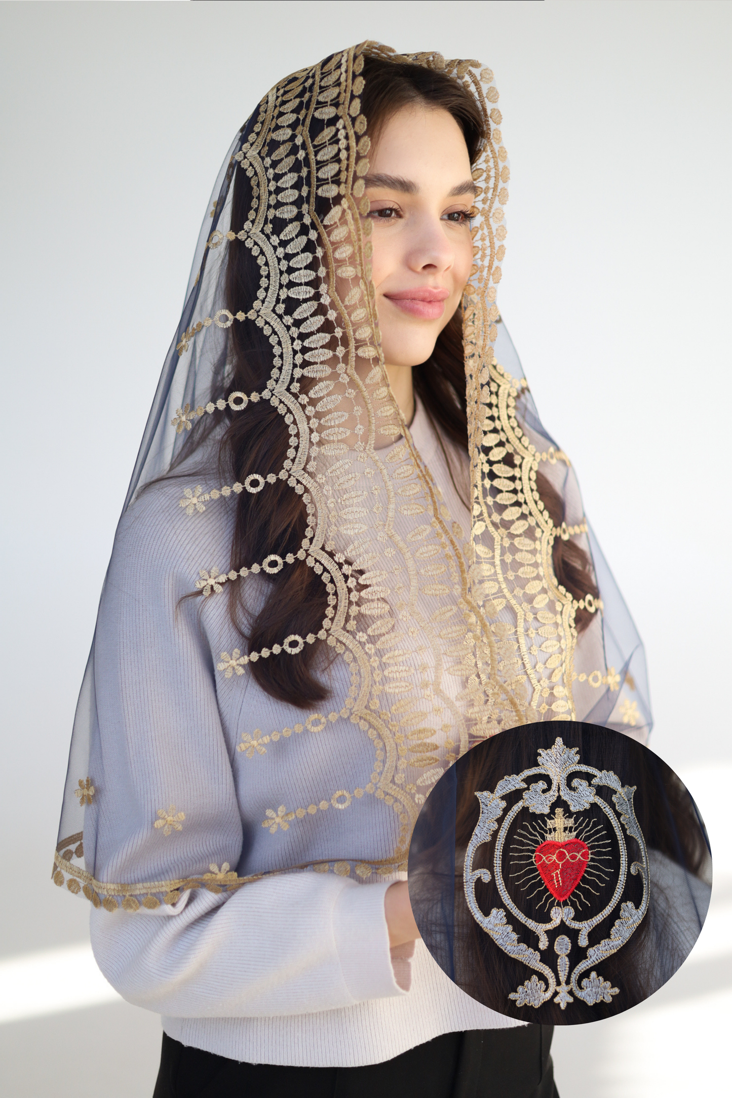 MANTILLA WITH HEART EMBROIDERY
