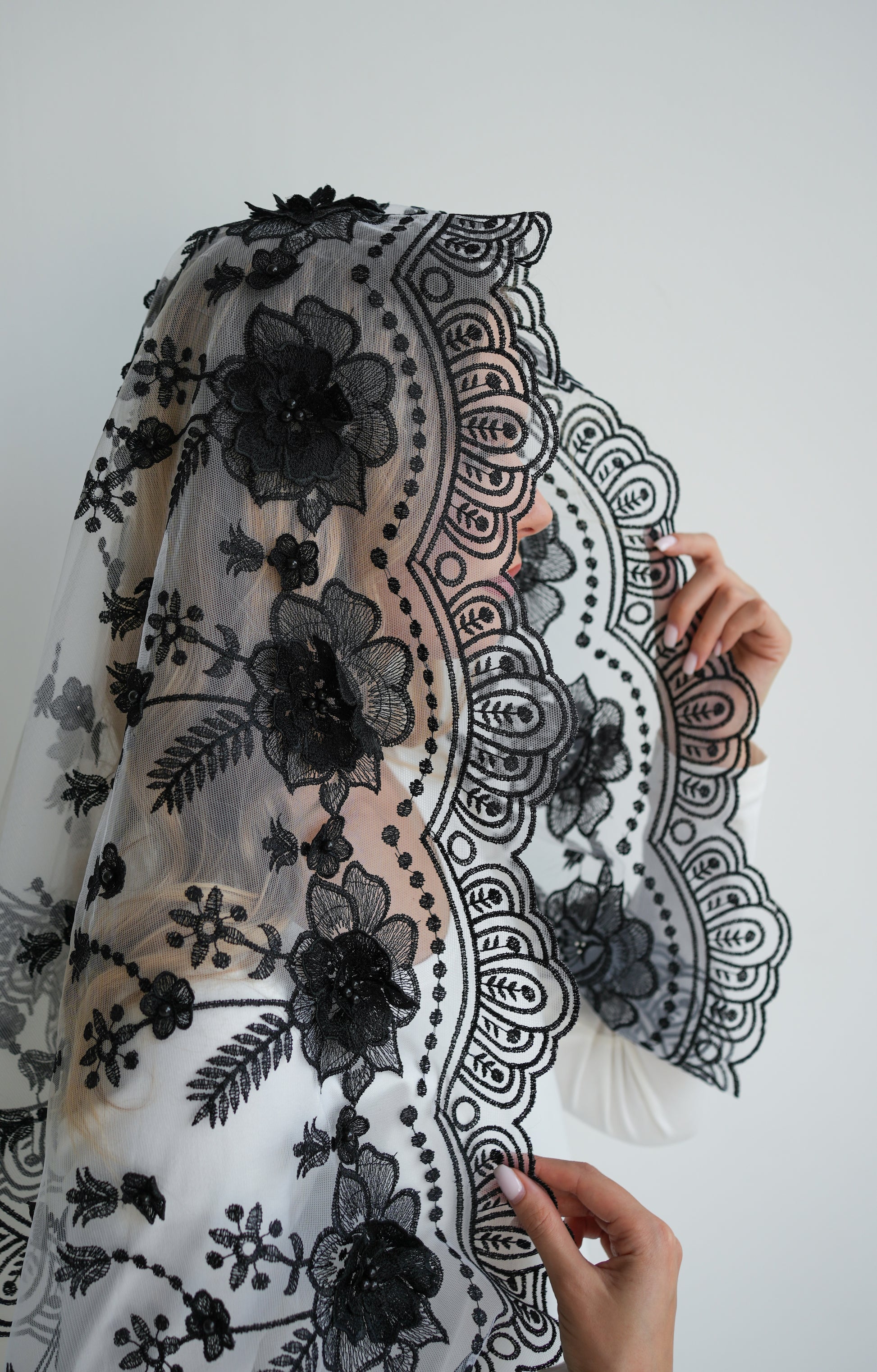 NEW 3D BLACK & WHITE VEIL - MariaVeils