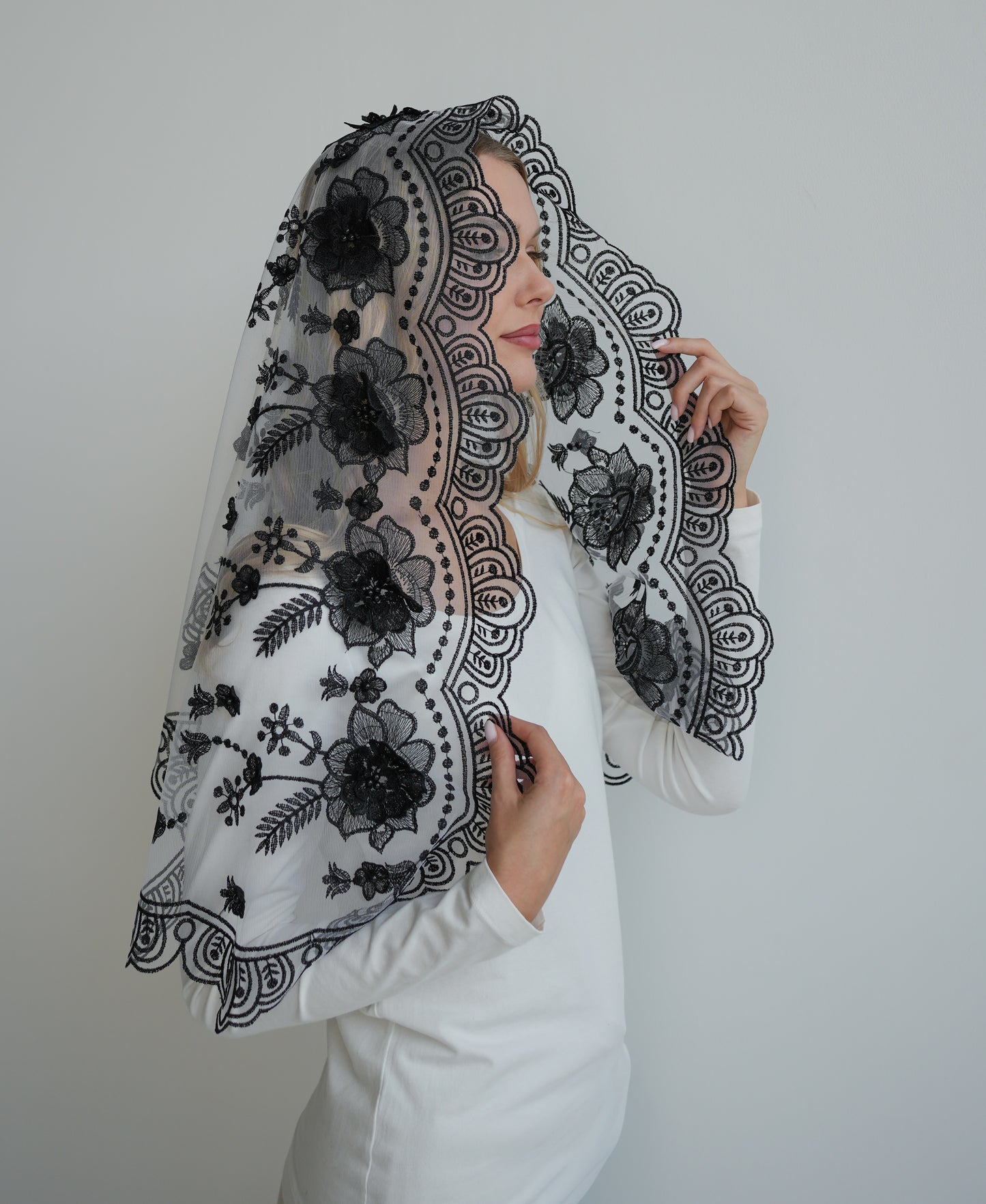 NEW 3D BLACK & WHITE VEIL - MariaVeils
