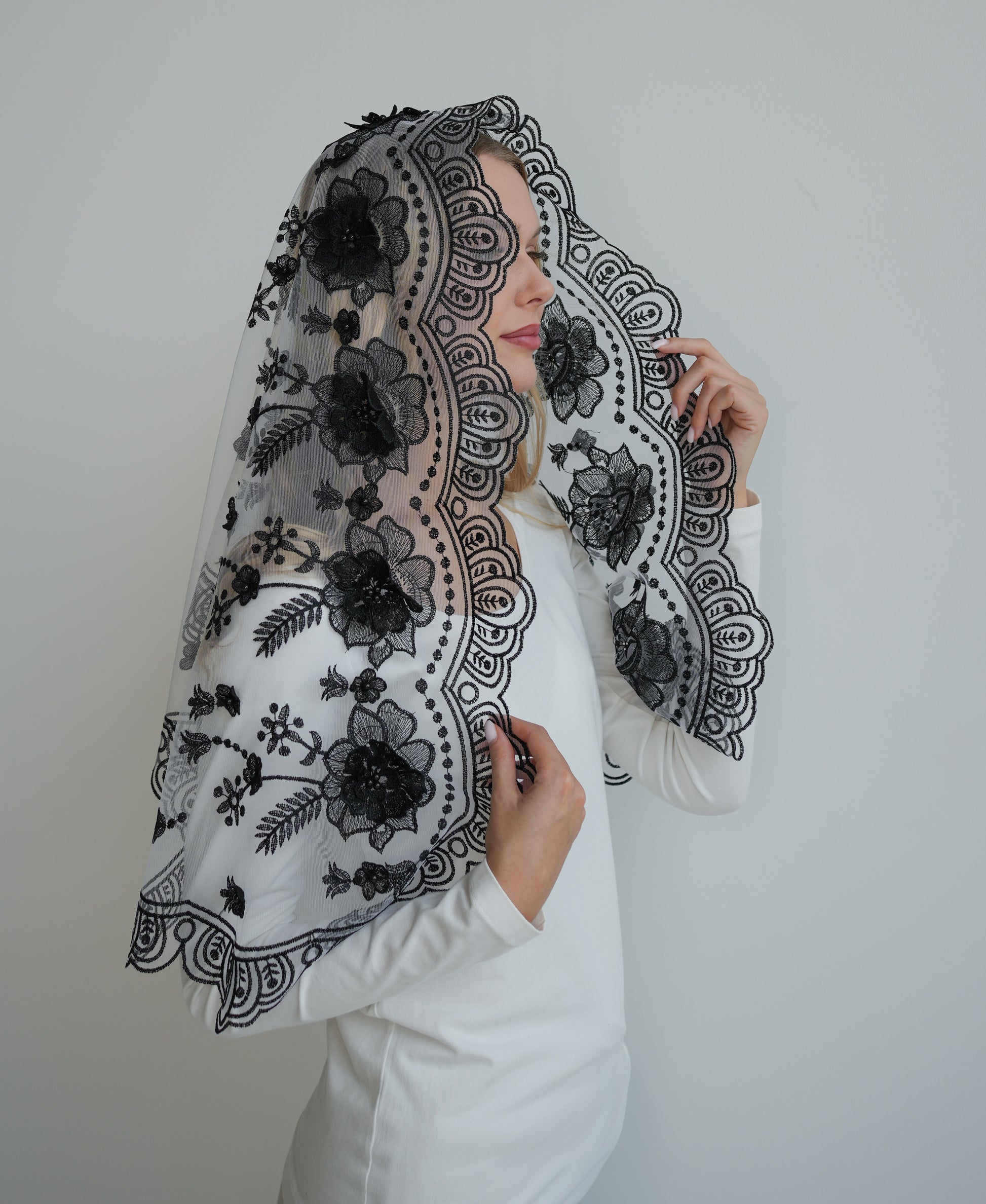 NEW 3D BLACK & WHITE VEIL - MariaVeils