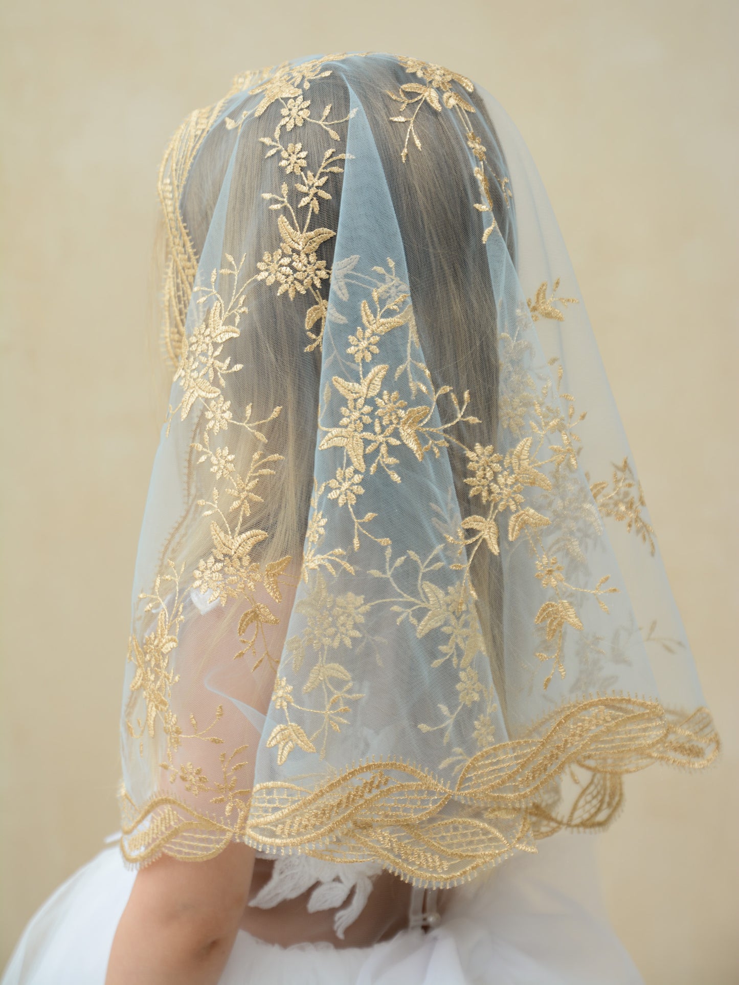 GOLD & BLUE VEIL